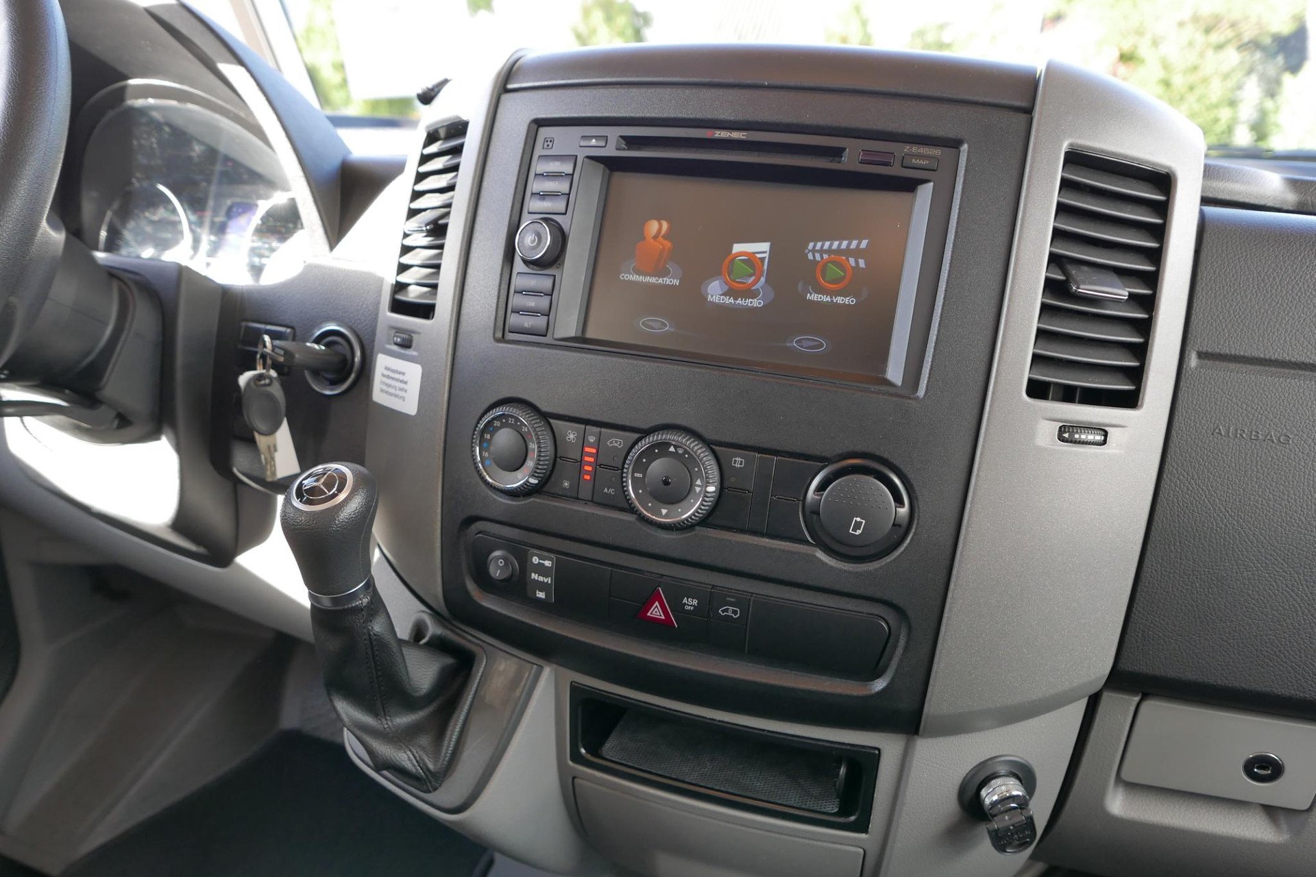 Hymer ML-I 570 60 Edition | Automaat | Lithium | Enkele bedden | 6,75 M |
