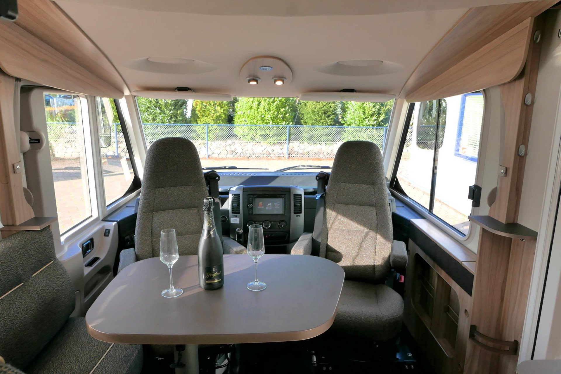 Hymer ML-I 570 60 Edition | Automaat | Lithium | Enkele bedden | 6,75 M |