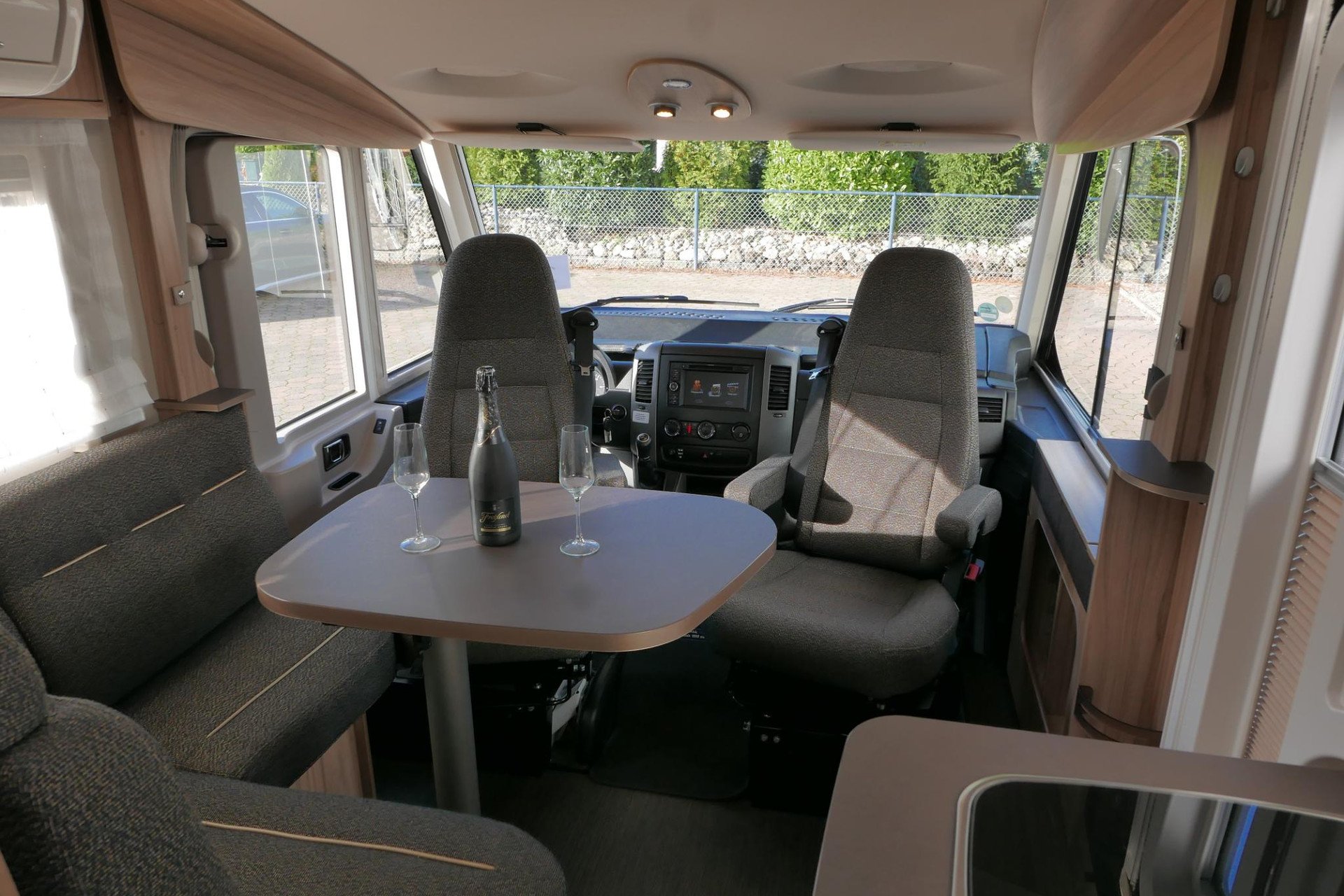 Hymer ML-I 570 60 Edition | Automaat | Lithium | Enkele bedden | 6,75 M |