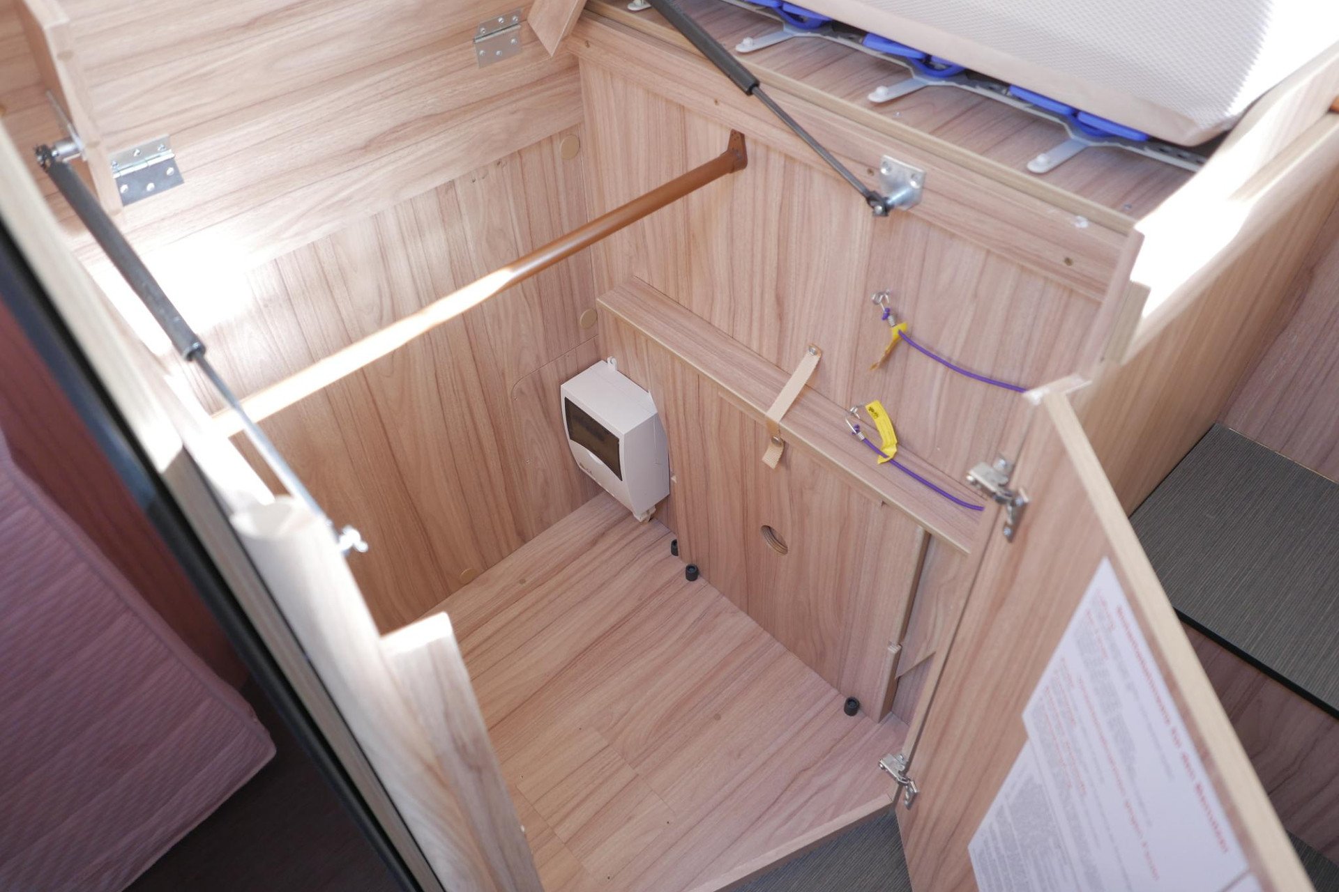 Hymer ML-I 570 60 Edition | Automaat | Lithium | Enkele bedden | 6,75 M |