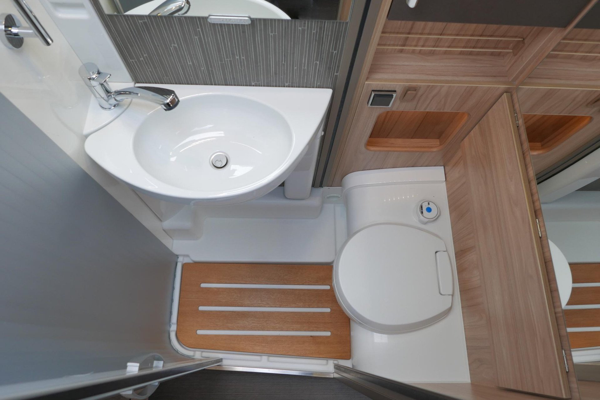 Hymer ML-I 570 60 Edition | Automaat | Lithium | Enkele bedden | 6,75 M |