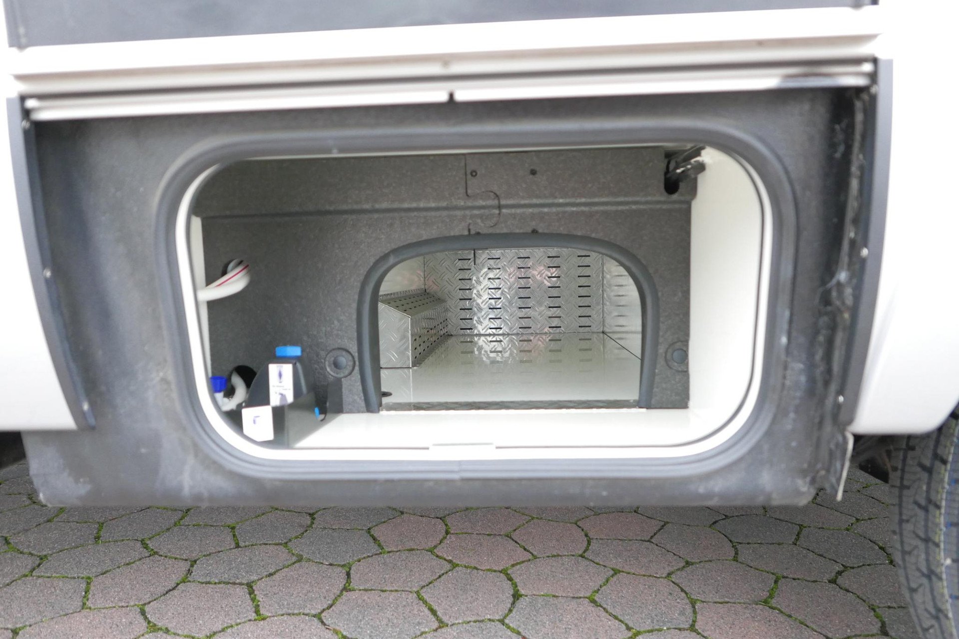 Hymer BMC-T 600 | Mercedes | Lithium | Zilver | Luchtvering