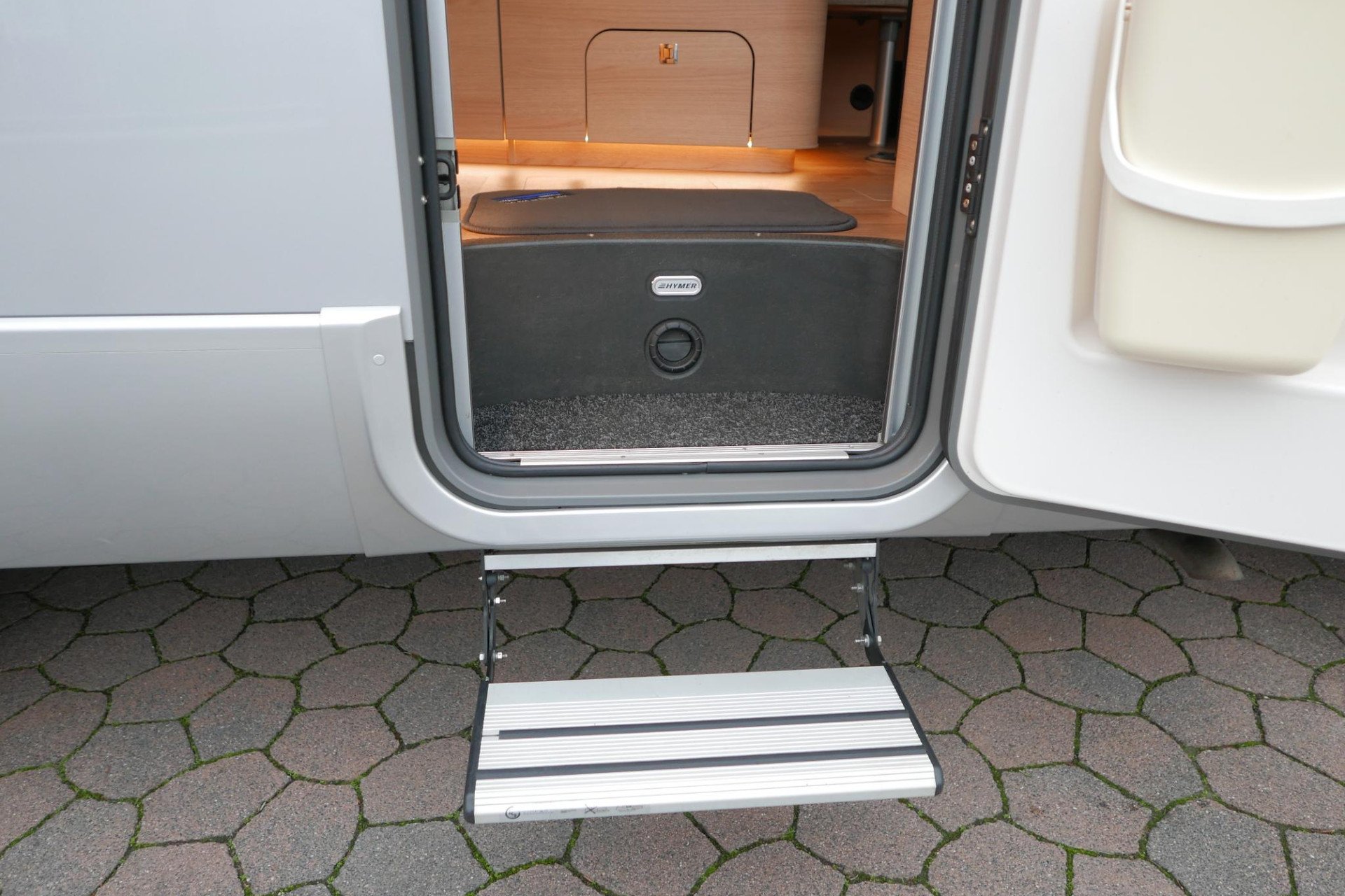 Hymer BMC-T 600 | Mercedes | Lithium | Zilver | Luchtvering