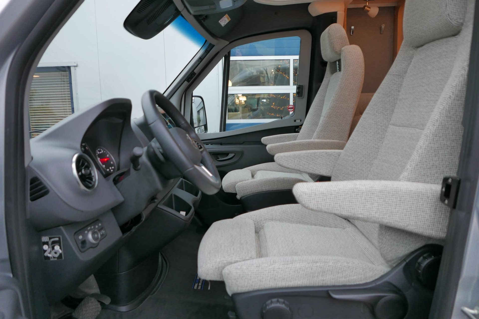 Hymer BMC-T 600 | Mercedes | Lithium | Zilver | Luchtvering