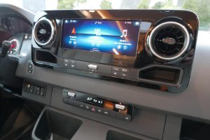 Hymer BMC-T 600 | Mercedes | Lithium | Zilver | Luchtvering