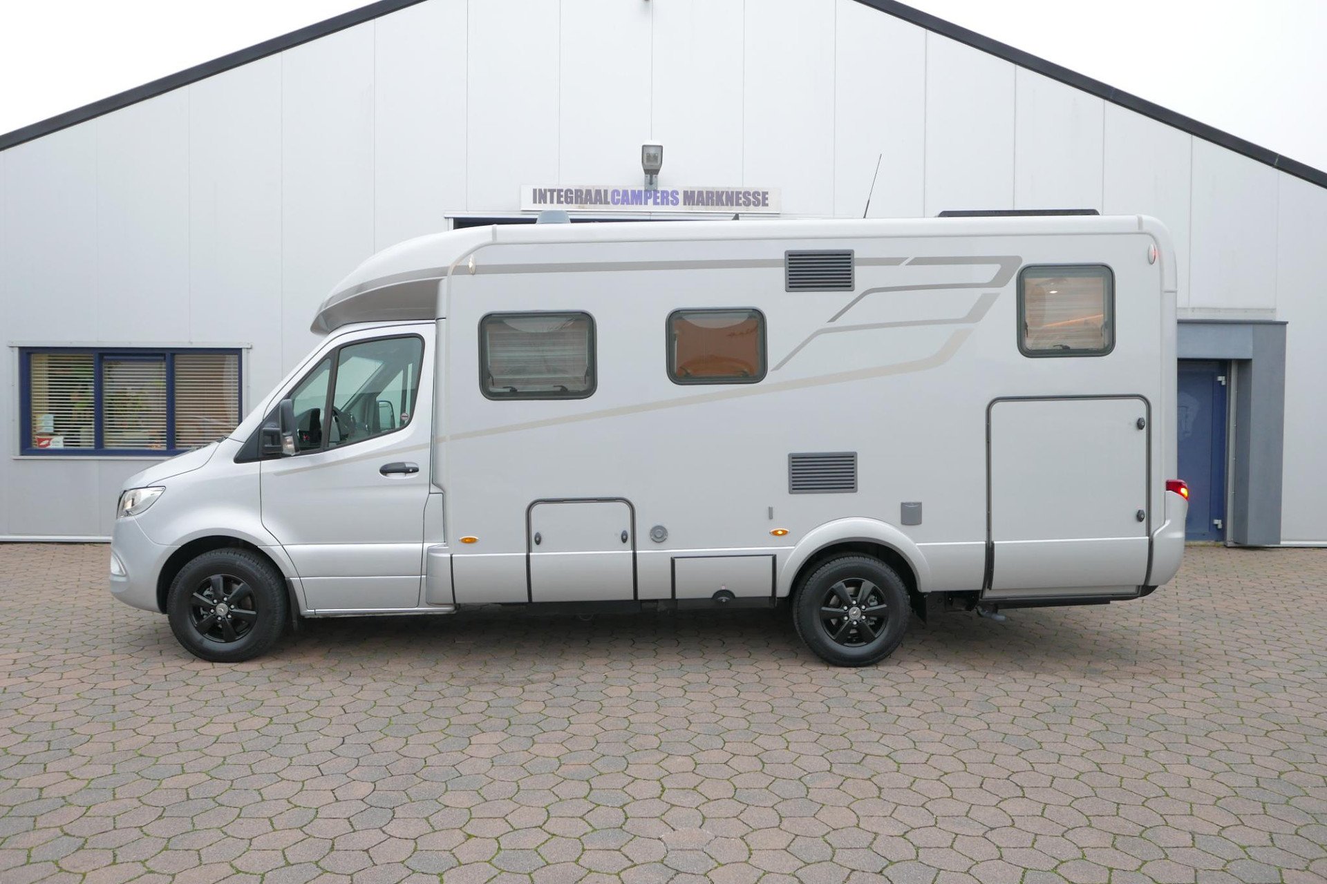 Hymer BMC-T 600 | Mercedes | Lithium | Zilver | Luchtvering