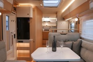 Hymer BMC-T 600 | Mercedes | Lithium | Zilver | Luchtvering