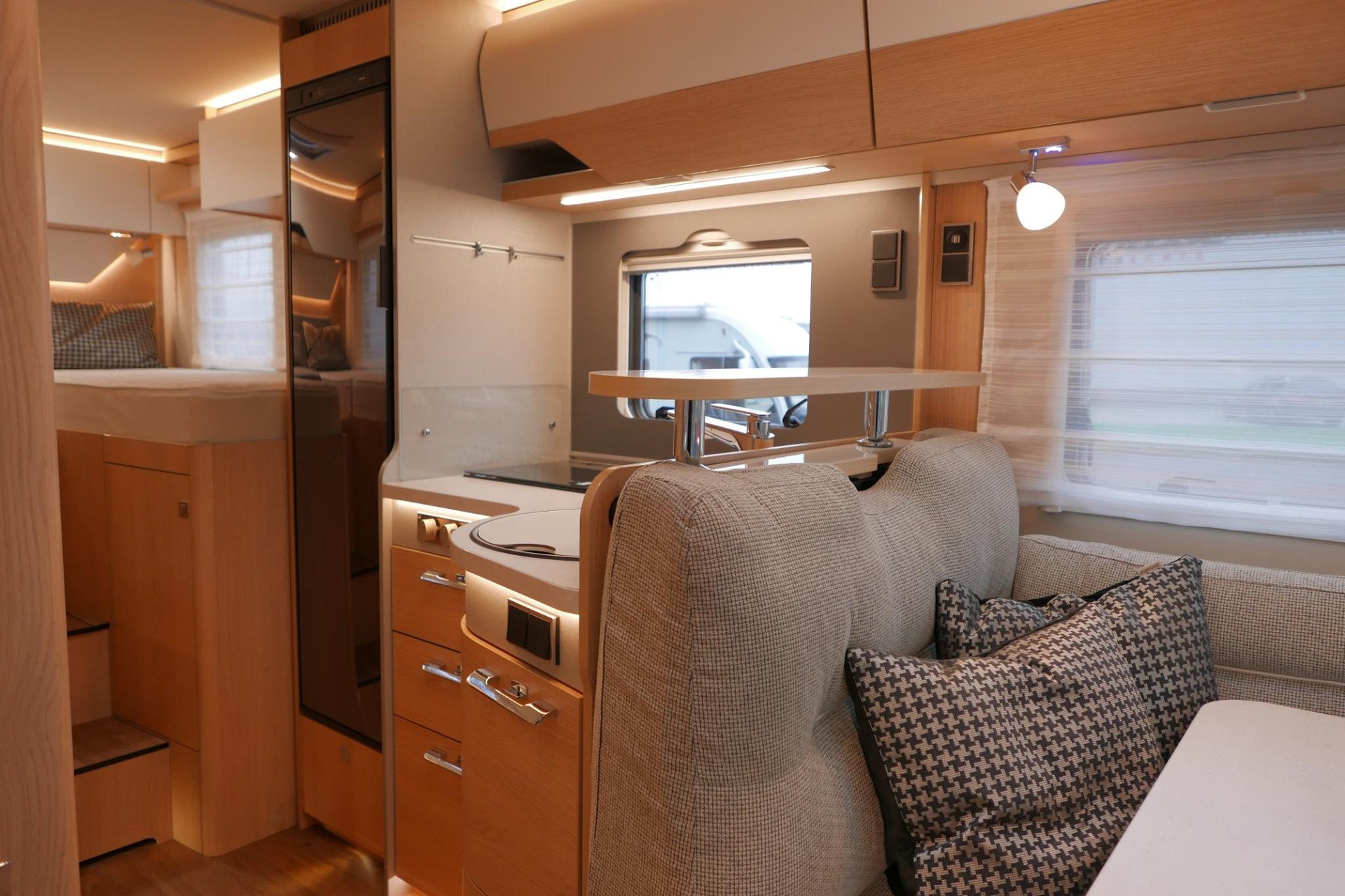 Hymer BMC-T 600 | Mercedes | Lithium | Zilver | Luchtvering