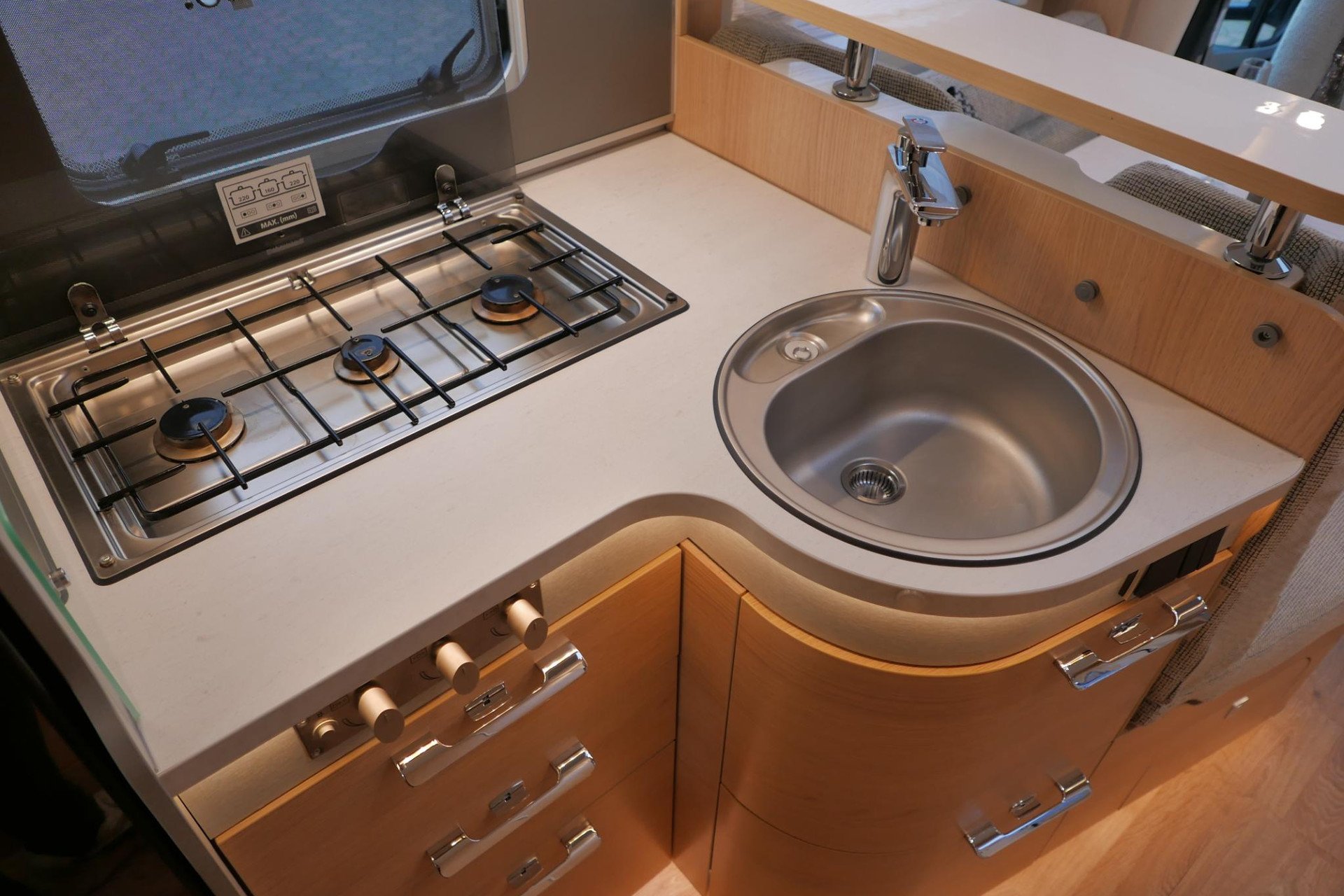 Hymer BMC-T 600 | Mercedes | Lithium | Zilver | Luchtvering