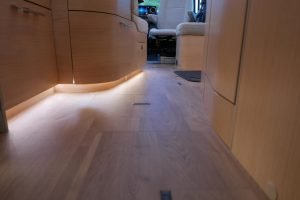Hymer BMC-T 600 | Mercedes | Lithium | Zilver | Luchtvering