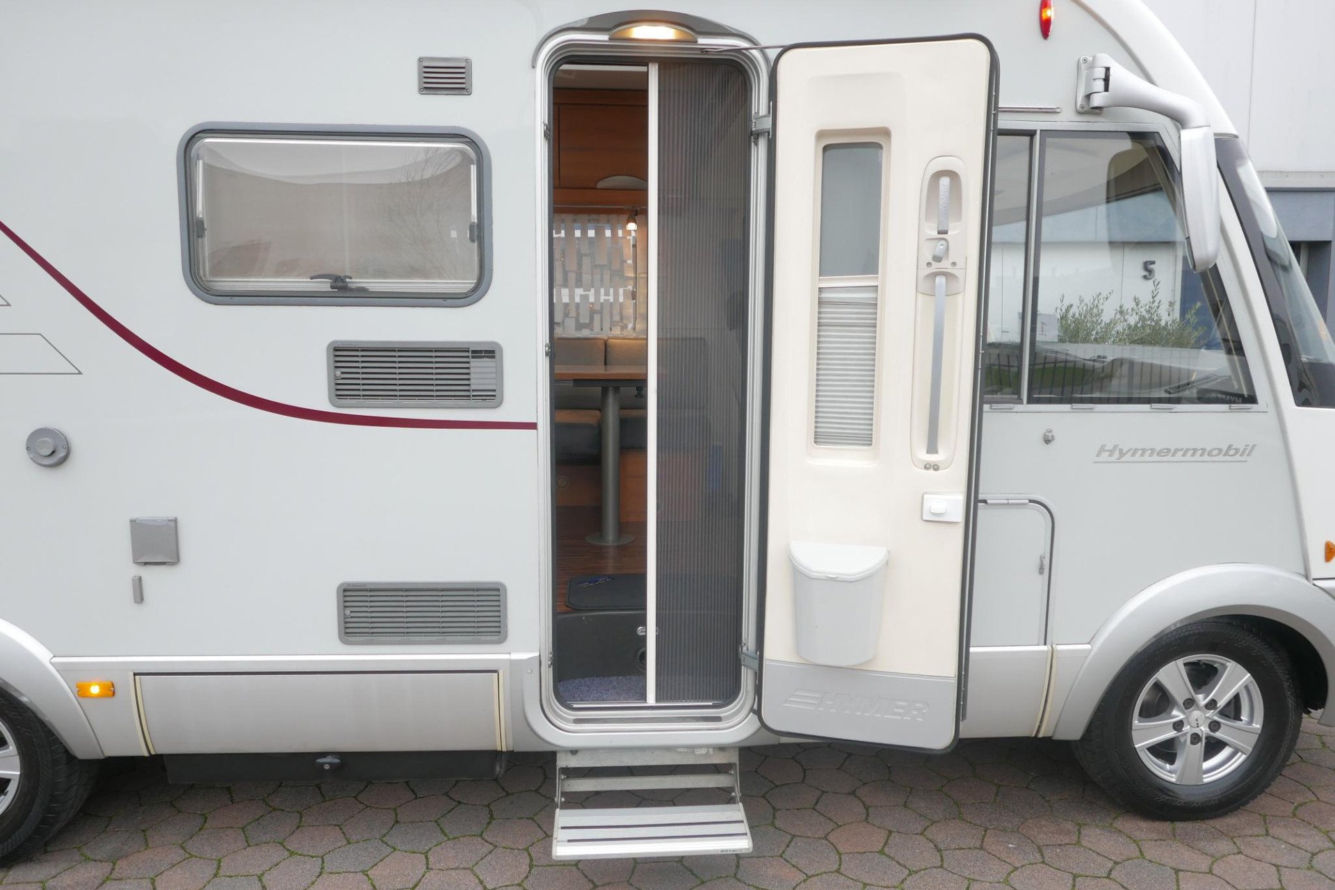Hymer B 674 SL | 3.0 | Enkele bedden | Grote garage