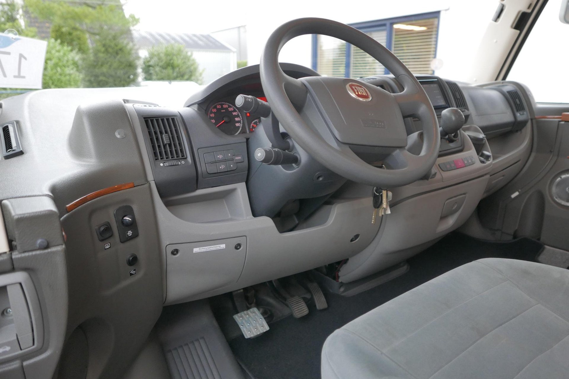 Hymer B 674 SL | 3.0 | Enkele bedden | Grote garage