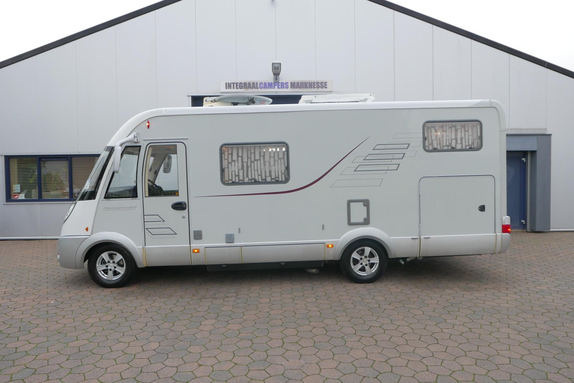 Hymer B 674 SL | 3.0 | Enkele bedden | Grote garage