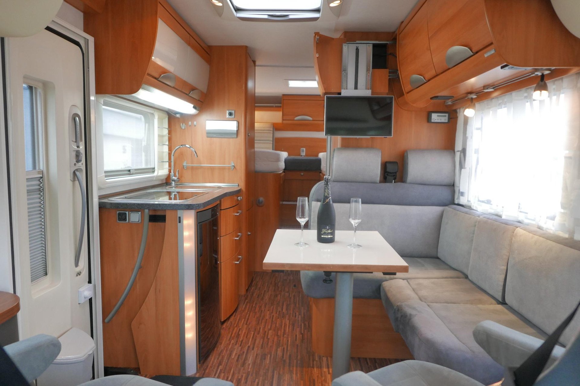 Hymer B 674 SL | 3.0 | Enkele bedden | Grote garage