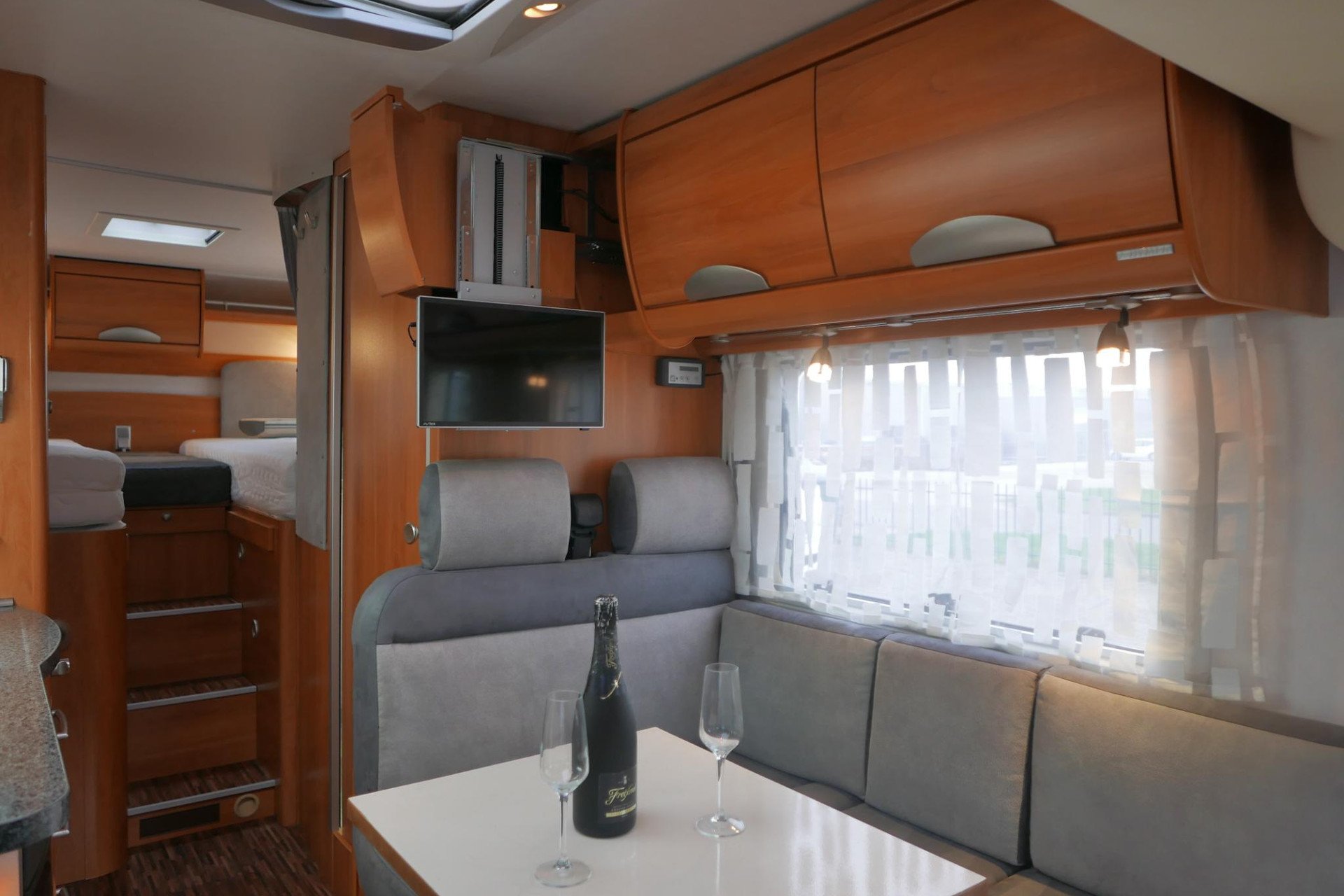 Hymer B 674 SL | 3.0 | Enkele bedden | Grote garage
