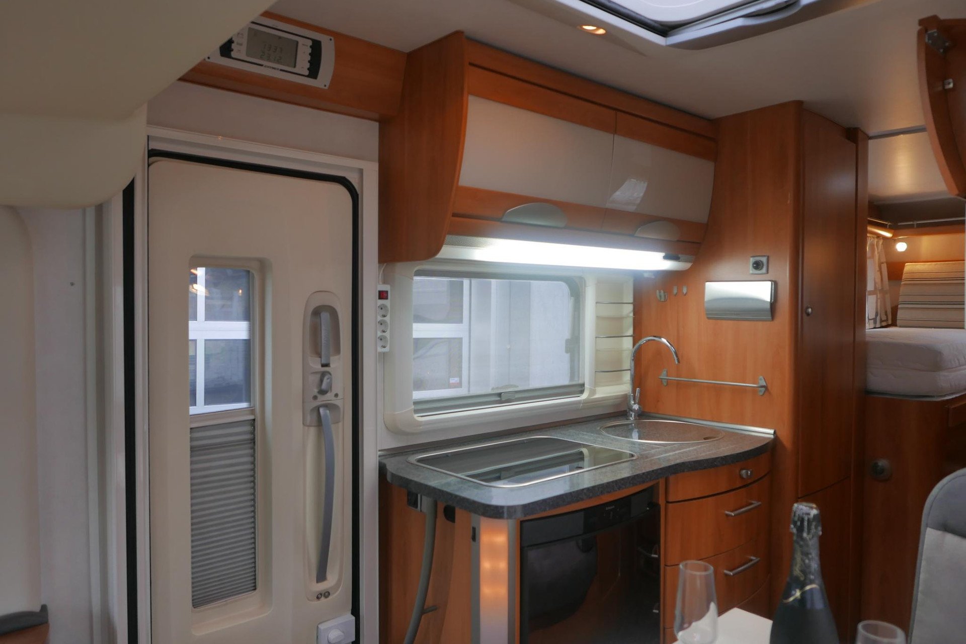 Hymer B 674 SL | 3.0 | Enkele bedden | Grote garage