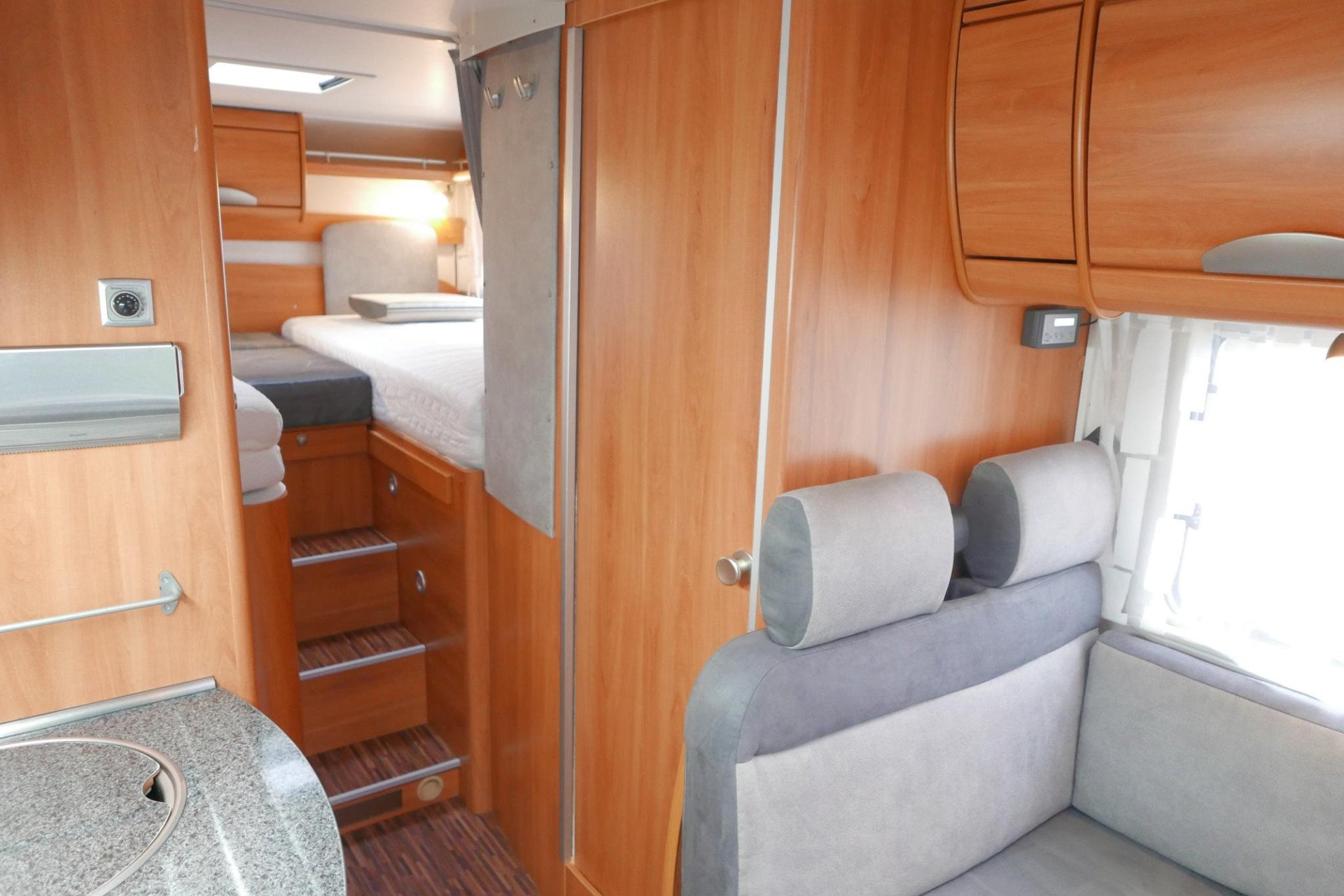Hymer B 674 SL | 3.0 | Enkele bedden | Grote garage