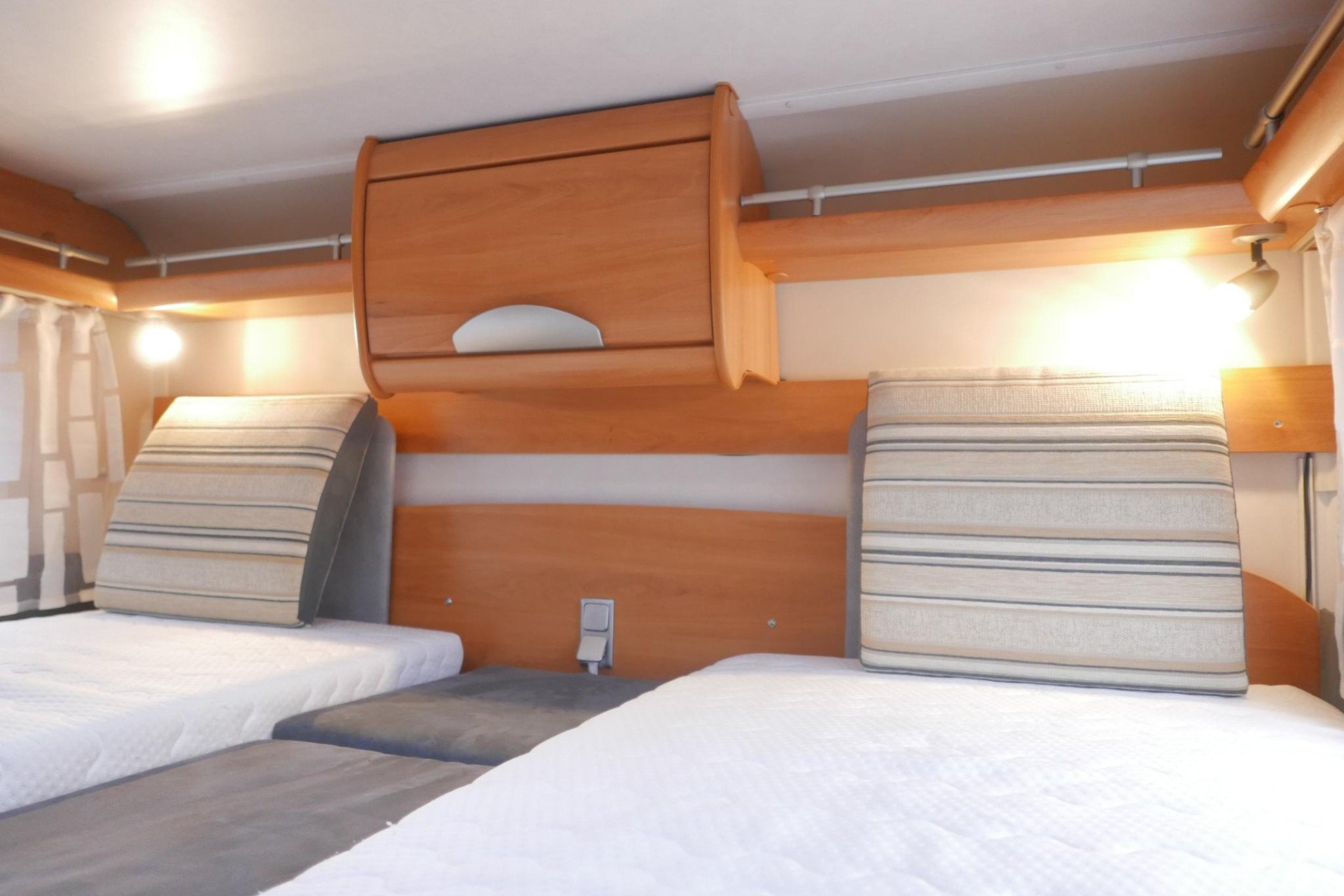 Hymer B 674 SL | 3.0 | Enkele bedden | Grote garage