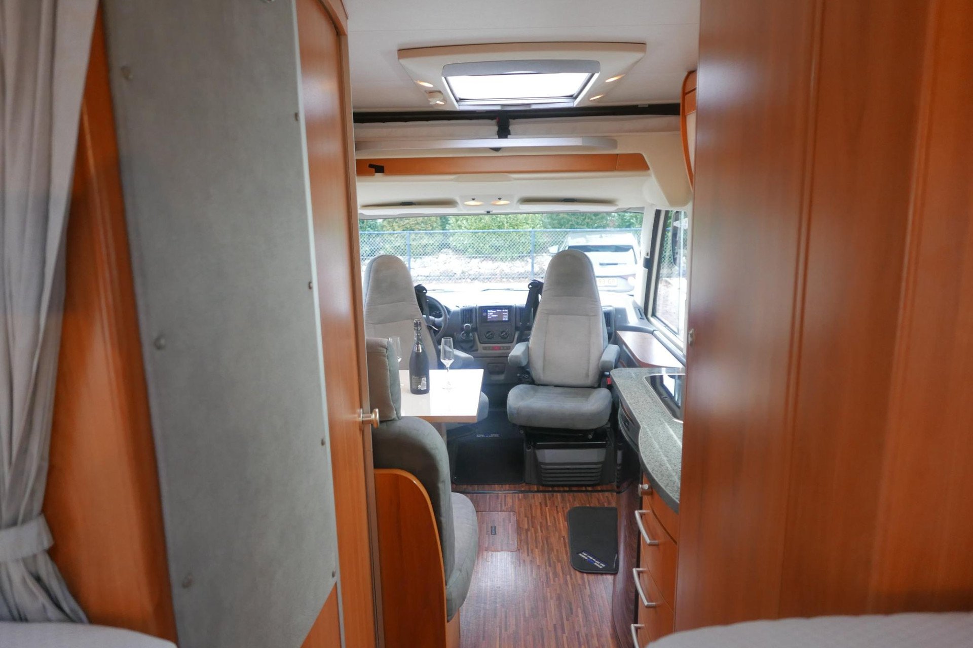 Hymer B 674 SL | 3.0 | Enkele bedden | Grote garage