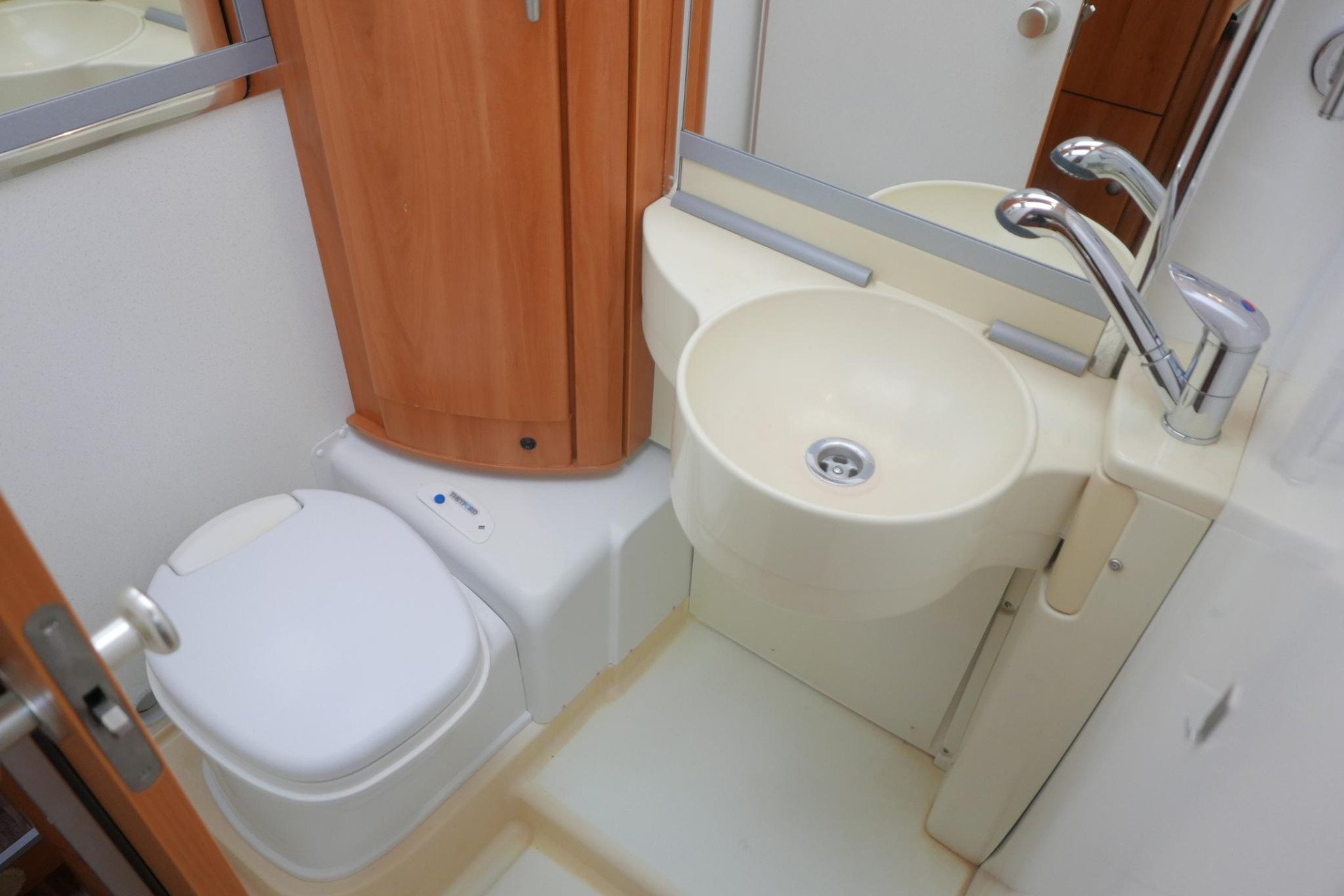 Hymer B 674 SL | 3.0 | Enkele bedden | Grote garage