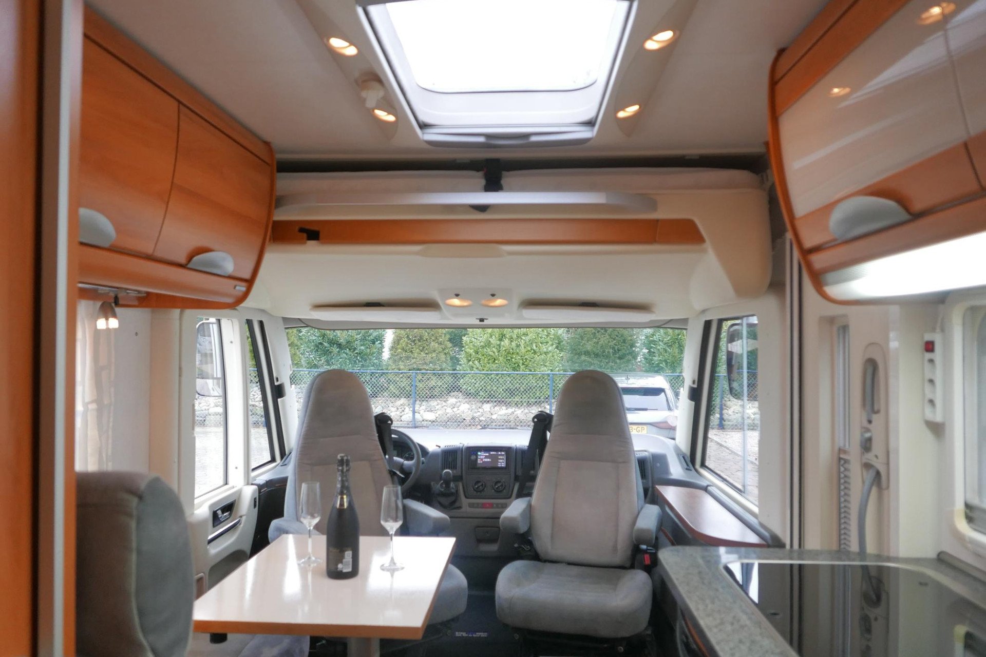 Hymer B 674 SL | 3.0 | Enkele bedden | Grote garage