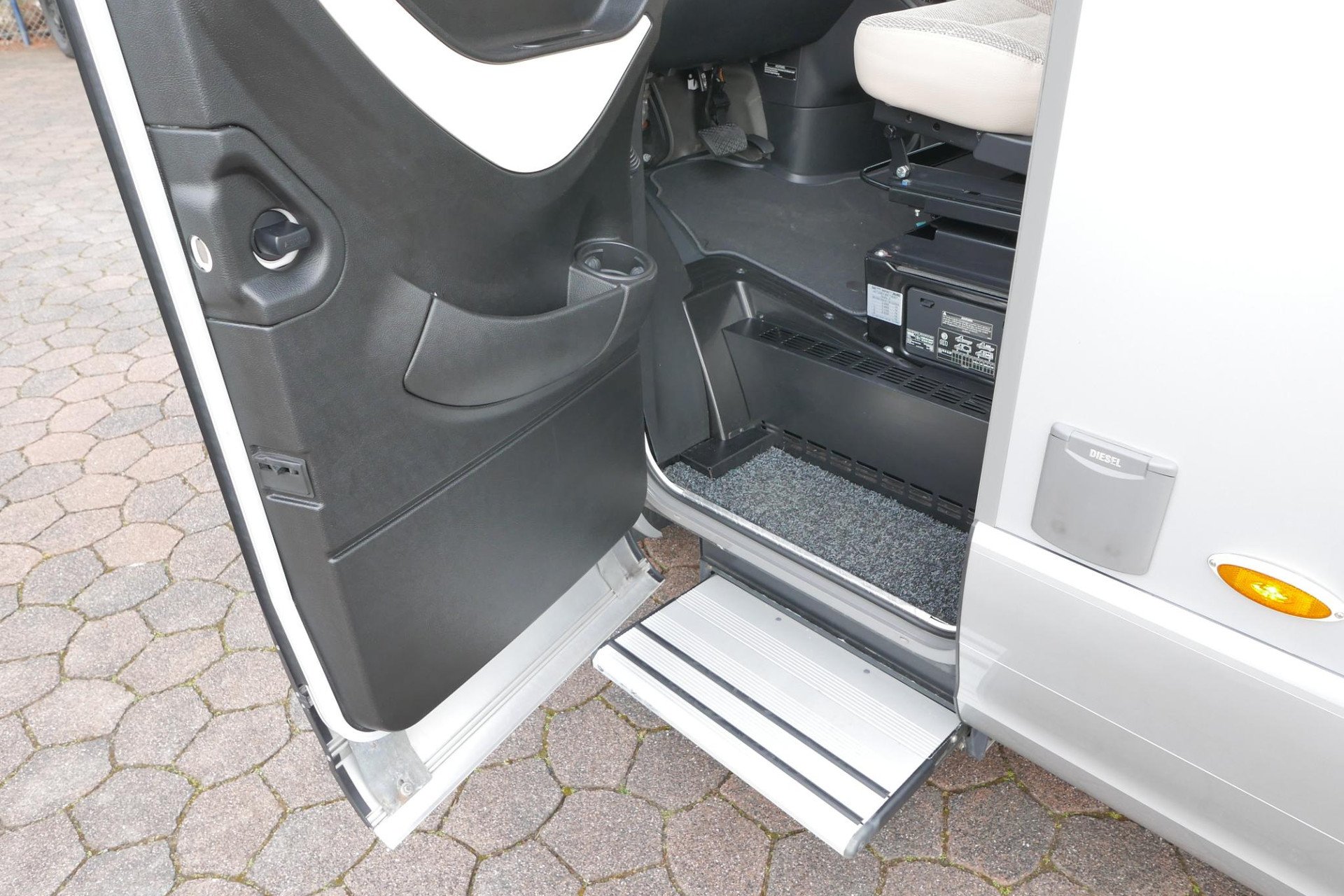 Hymer BML-I 780 MasterLine | Levelsysteem | Lithium | Enkele bedden