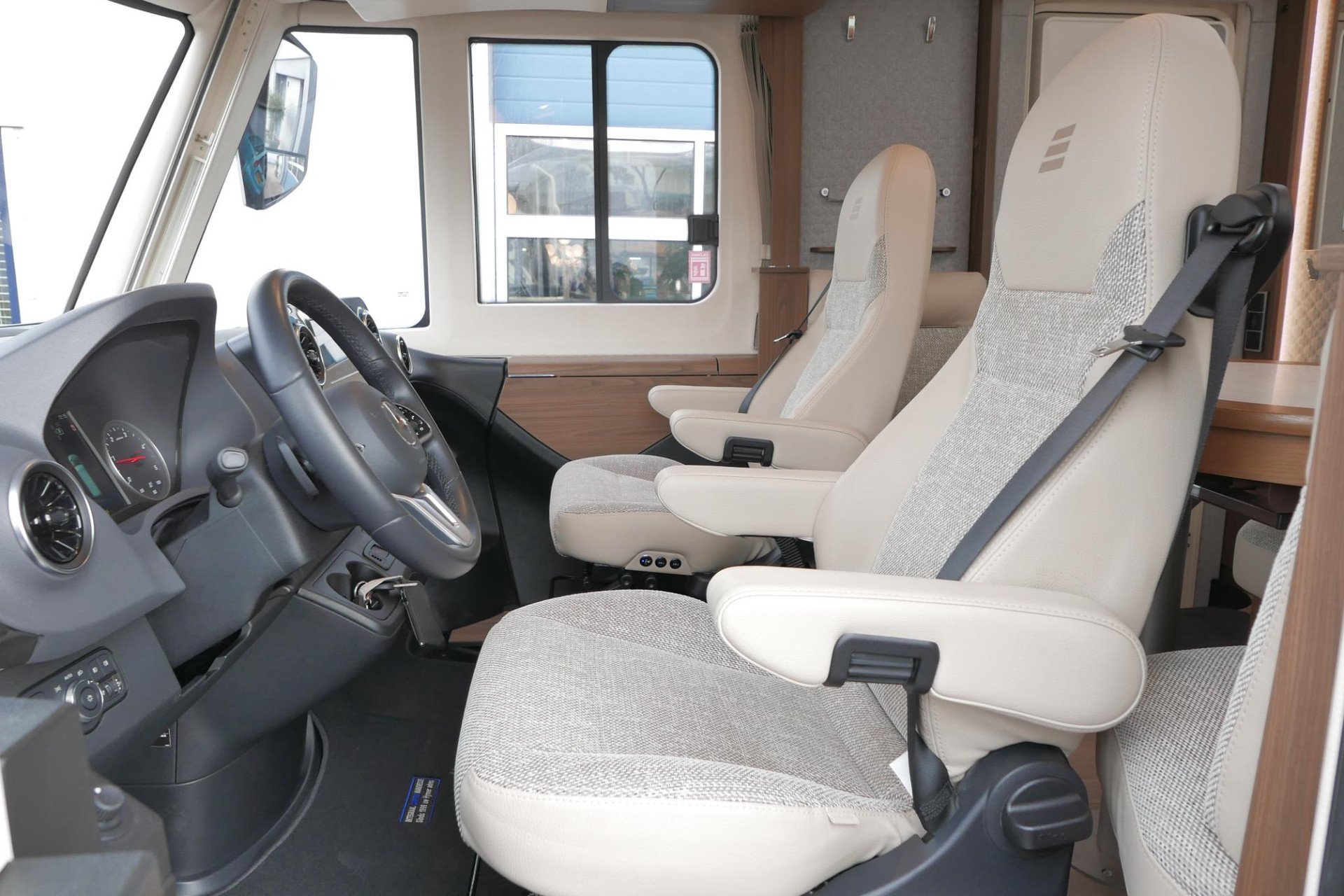 Hymer BML-I 780 MasterLine | Levelsysteem | Lithium | Enkele bedden