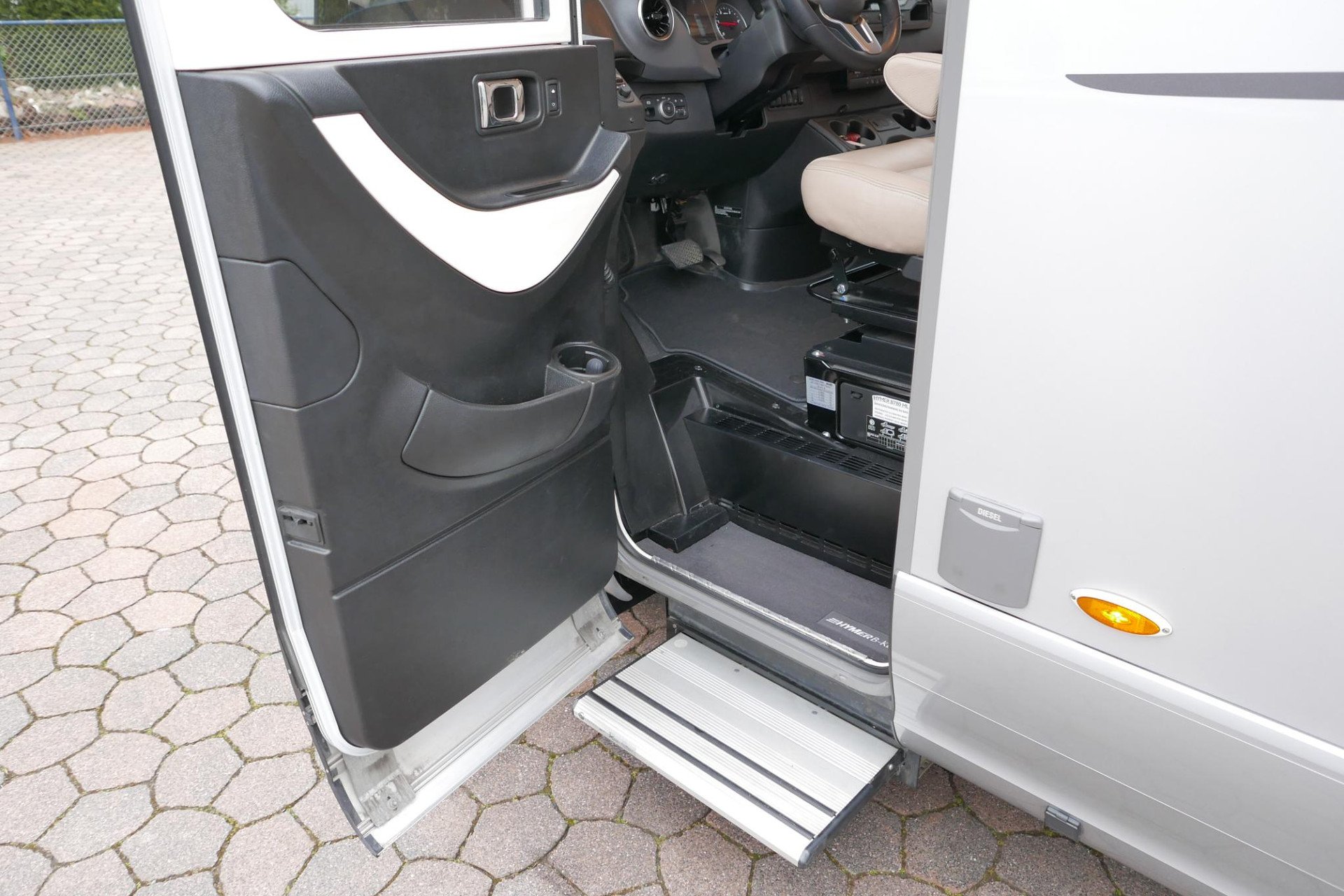 Hymer BML-I 780 MasterLine | Levelsysteem | Lithium | Enkele bedden