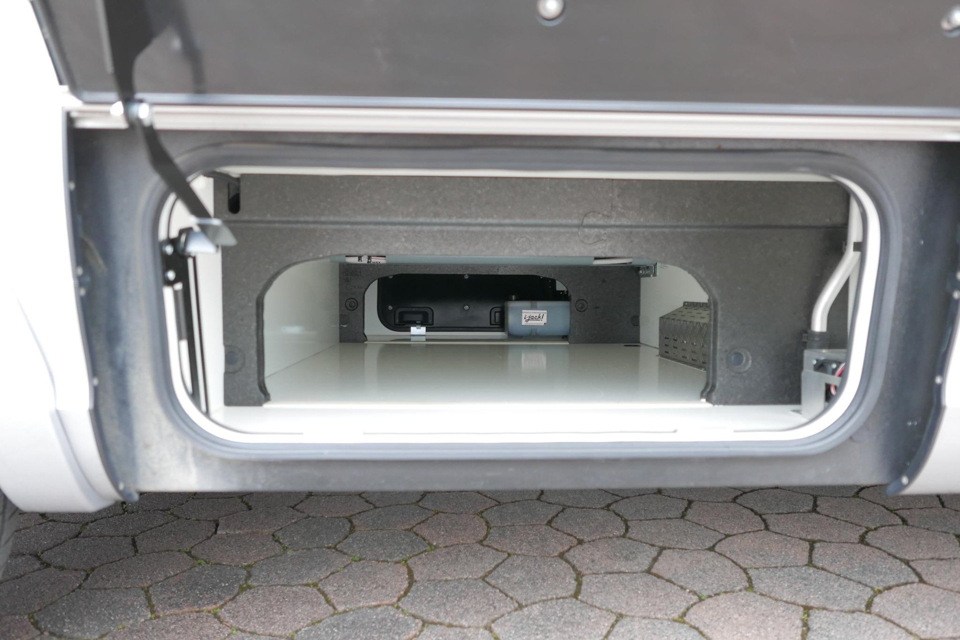 Hymer BML-I 780 MasterLine | Levelsysteem | 400 Lithium | Airco | Enkele bedden