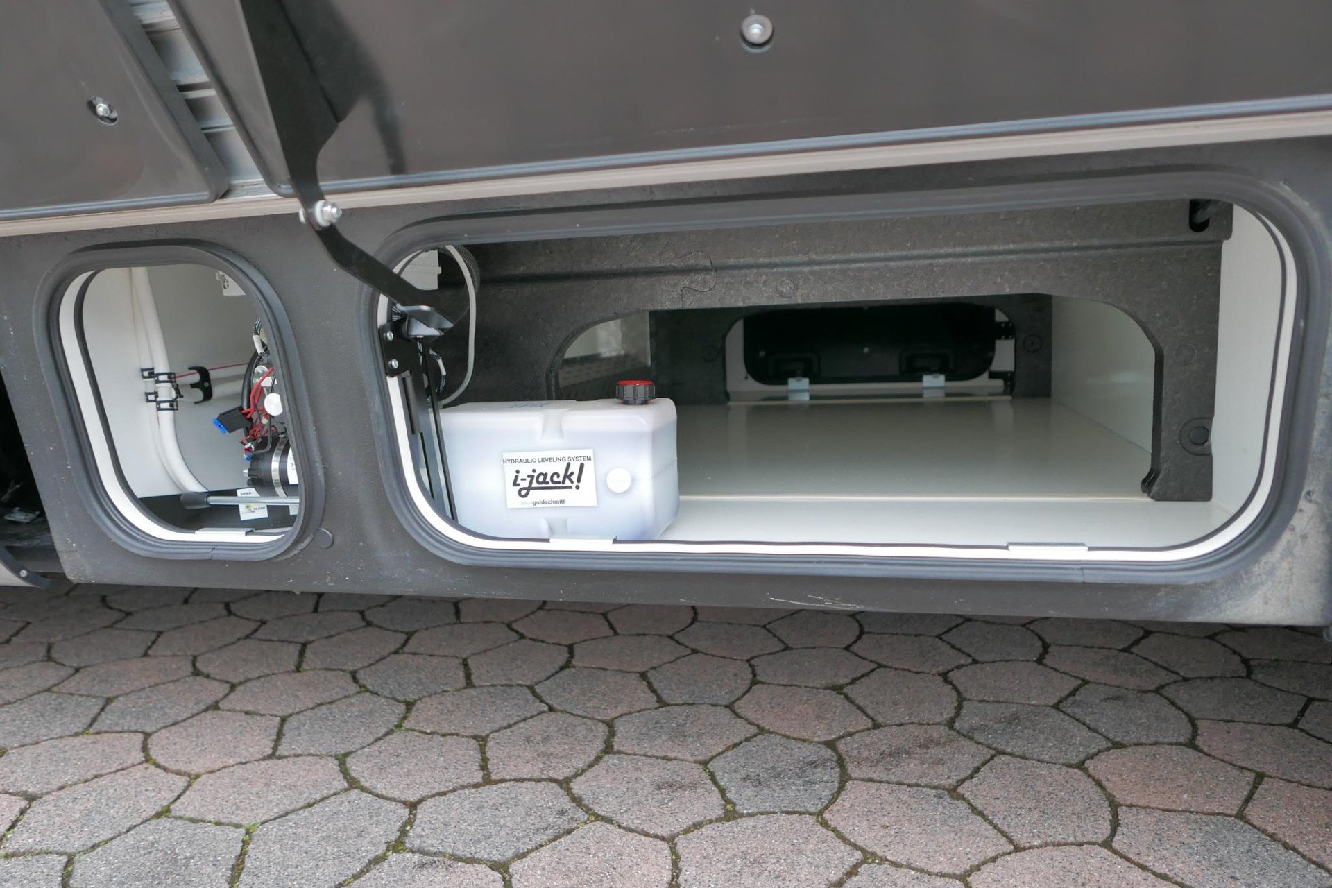 Hymer BML-I 780 MasterLine | Levelsysteem | 400 Lithium | Airco | Enkele bedden
