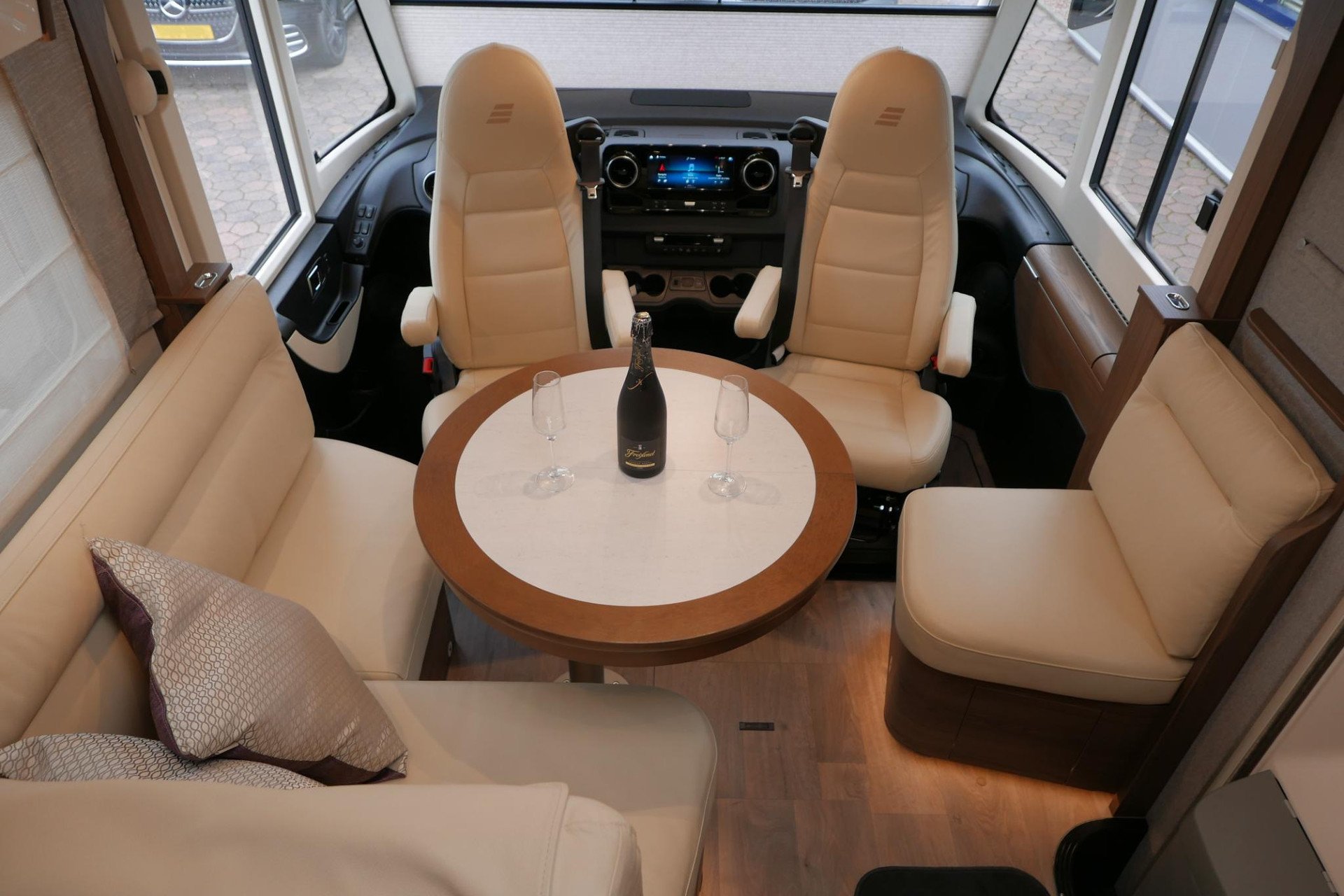 Hymer BML-I 780 MasterLine | Levelsysteem | 400 Lithium | Airco | Enkele bedden