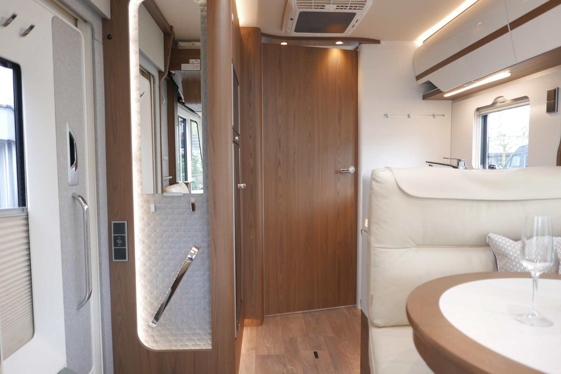 Hymer BML-I 780 MasterLine | Levelsysteem | 400 Lithium | Airco | Enkele bedden