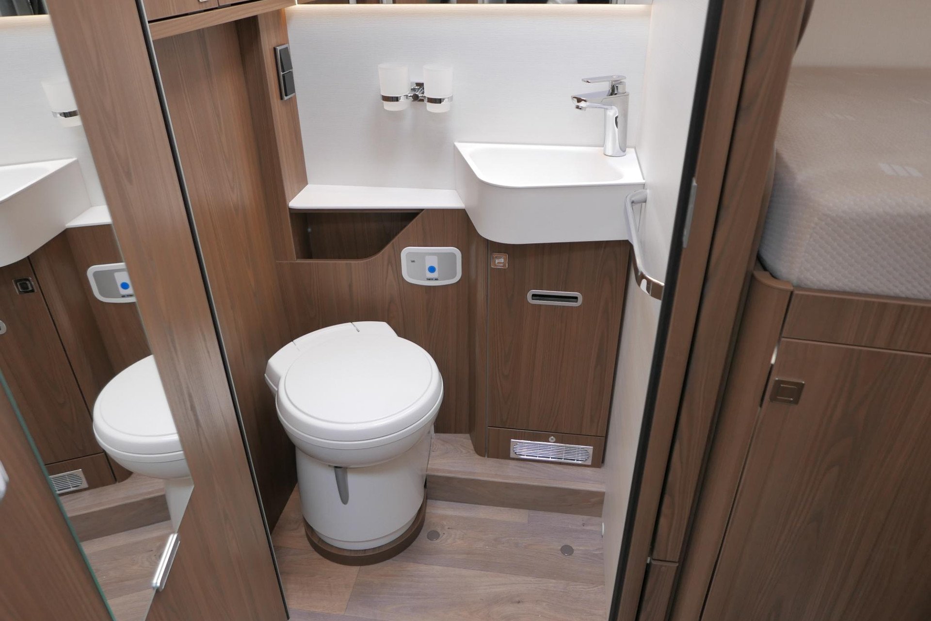 Hymer BML-I 780 MasterLine | Levelsysteem | 400 Lithium | Airco | Enkele bedden