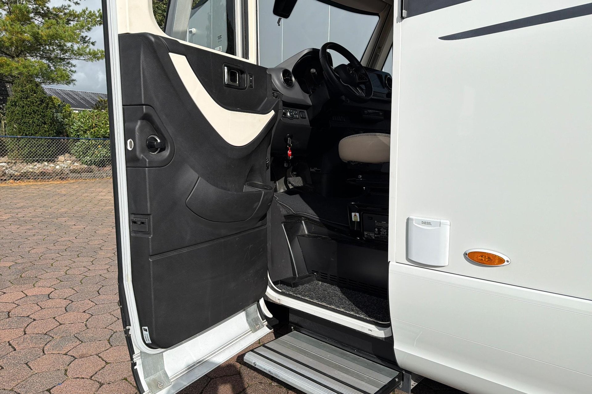 Hymer BML-I 790 | Levelsysteem | Queensbed | Airco | Hefbed