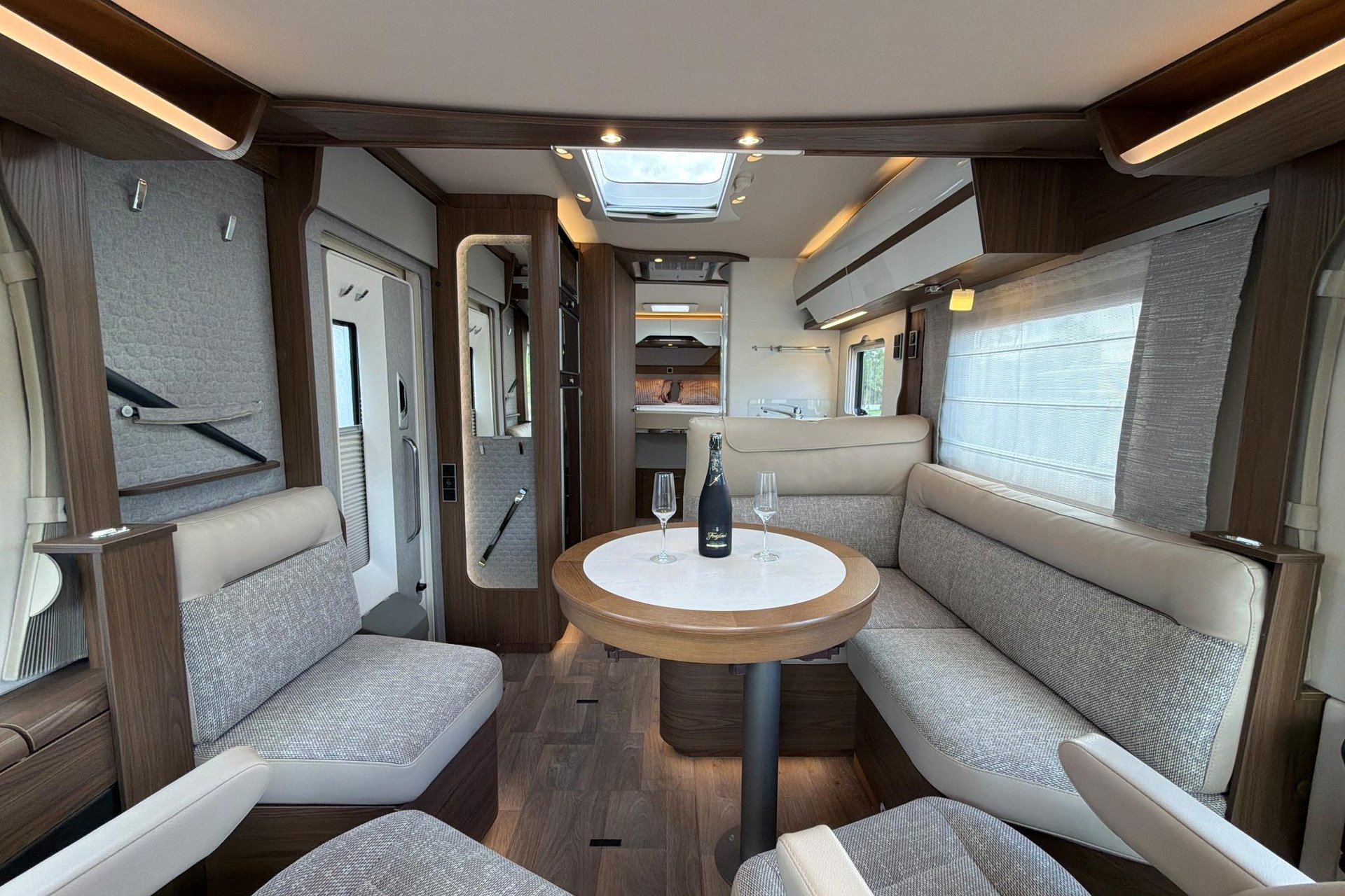 Hymer BML-I 790 | Levelsysteem | Queensbed | Airco | Hefbed