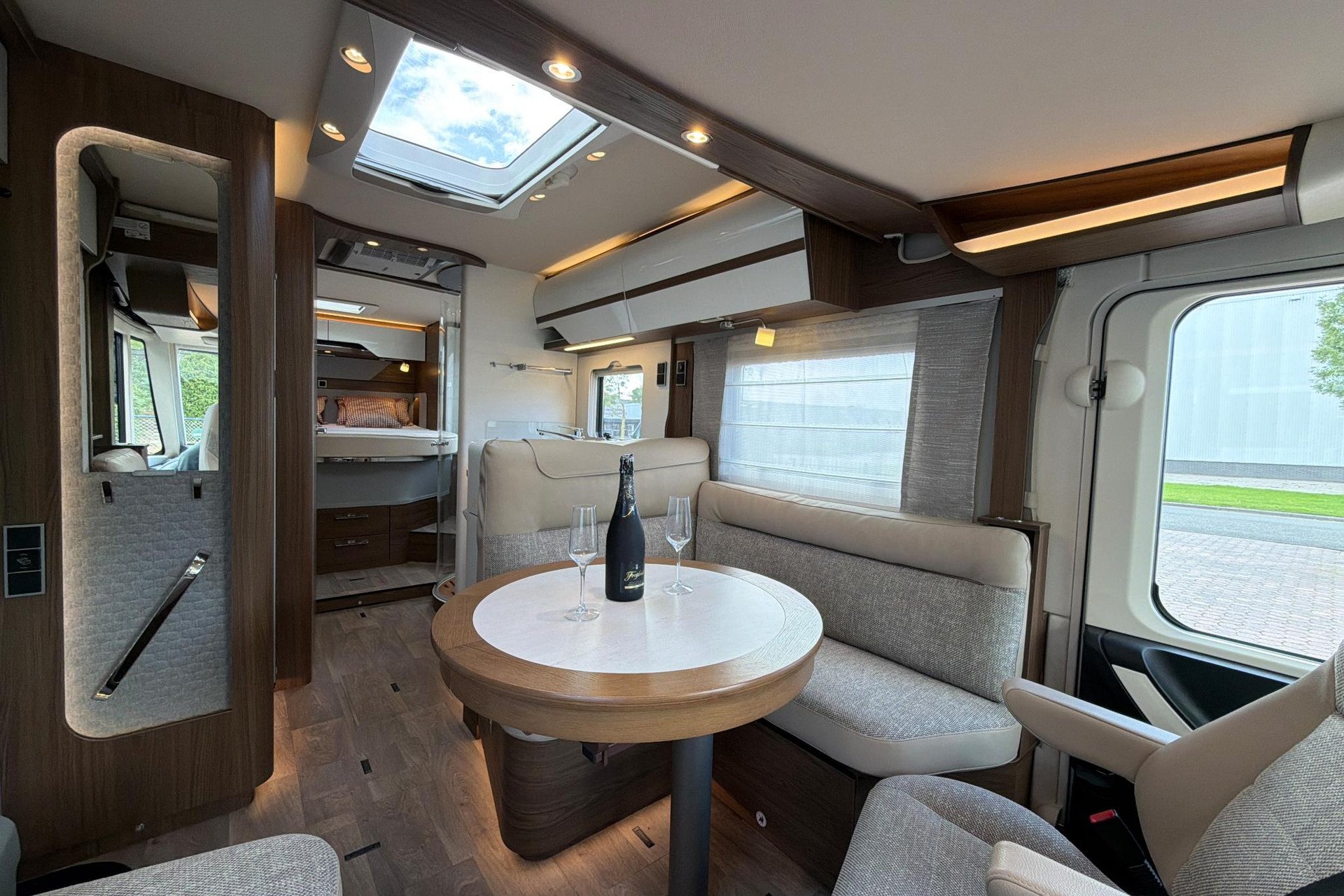 Hymer BML-I 790 | Levelsysteem | Queensbed | Airco | Hefbed