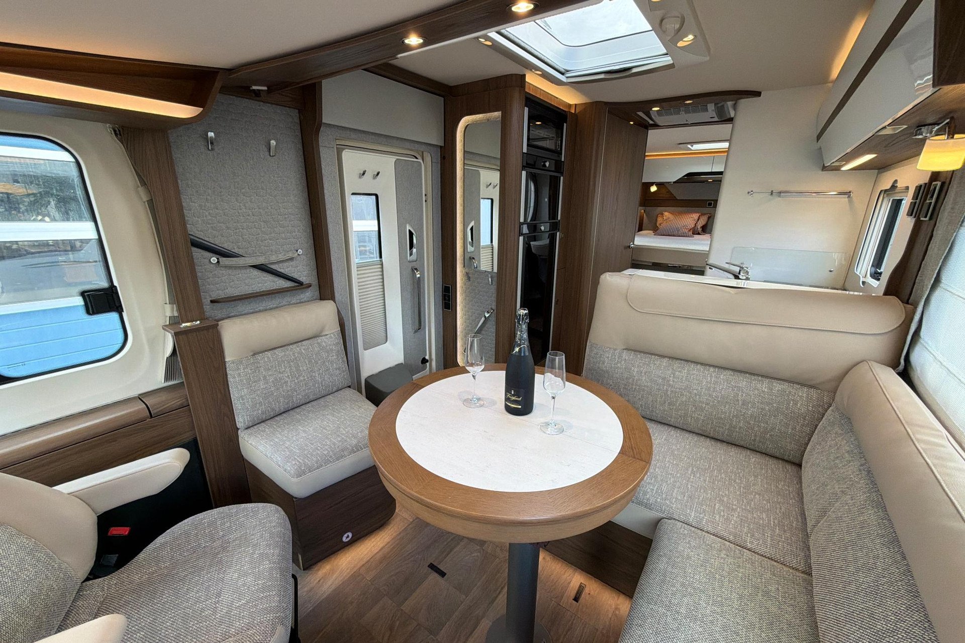 Hymer BML-I 790 | Levelsysteem | Queensbed | Airco | Hefbed