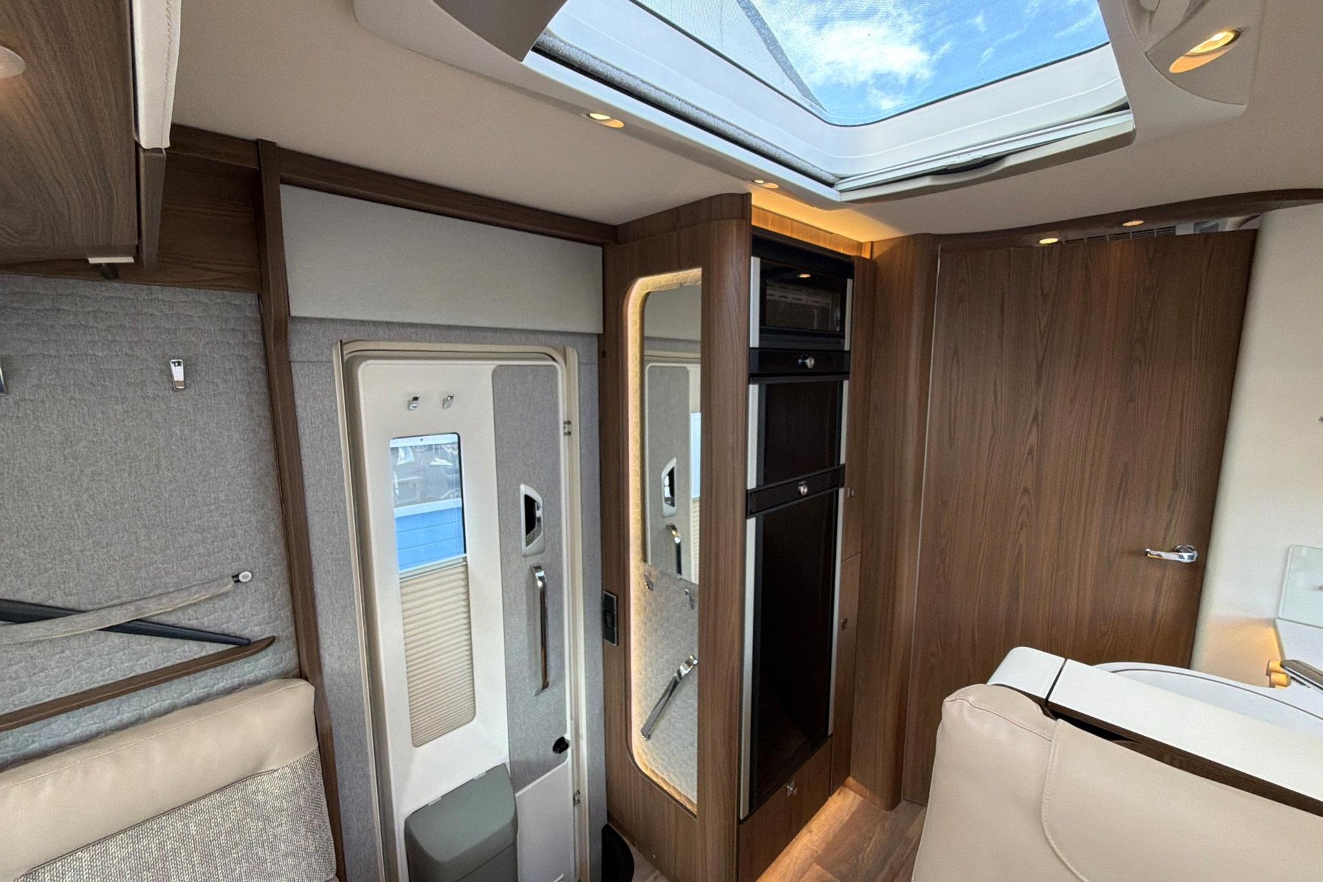 Hymer BML-I 790 | Levelsysteem | Queensbed | Airco | Hefbed