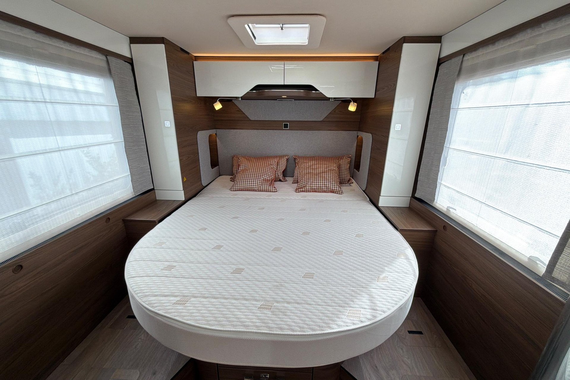 Hymer BML-I 790 | Levelsysteem | Queensbed | Airco | Hefbed