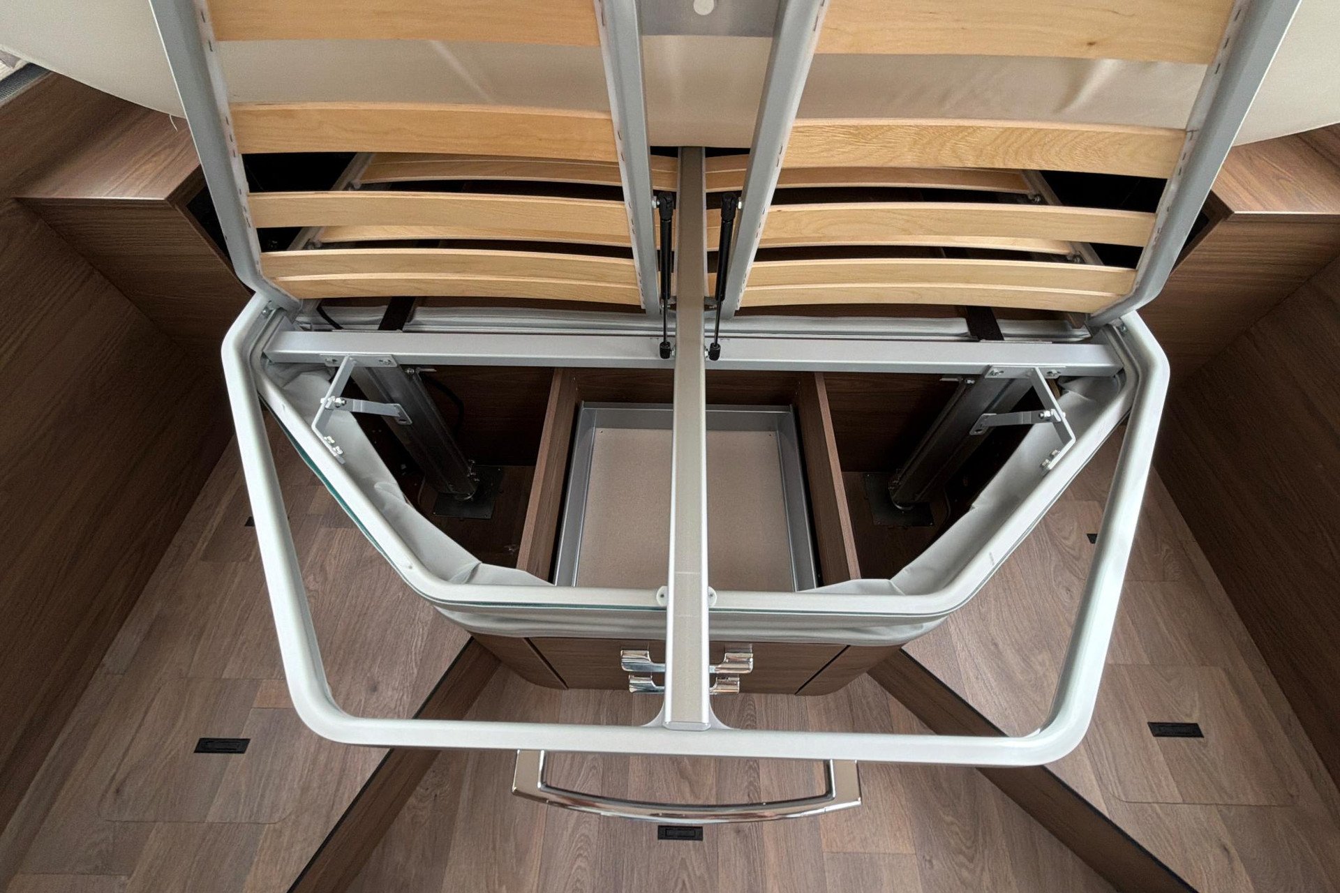 Hymer BML-I 790 | Levelsysteem | Queensbed | Airco | Hefbed