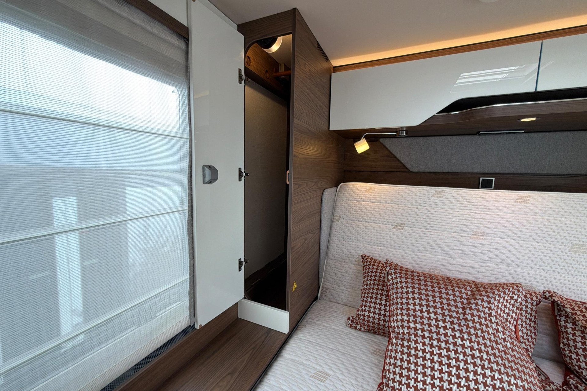 Hymer BML-I 790 | Levelsysteem | Queensbed | Airco | Hefbed