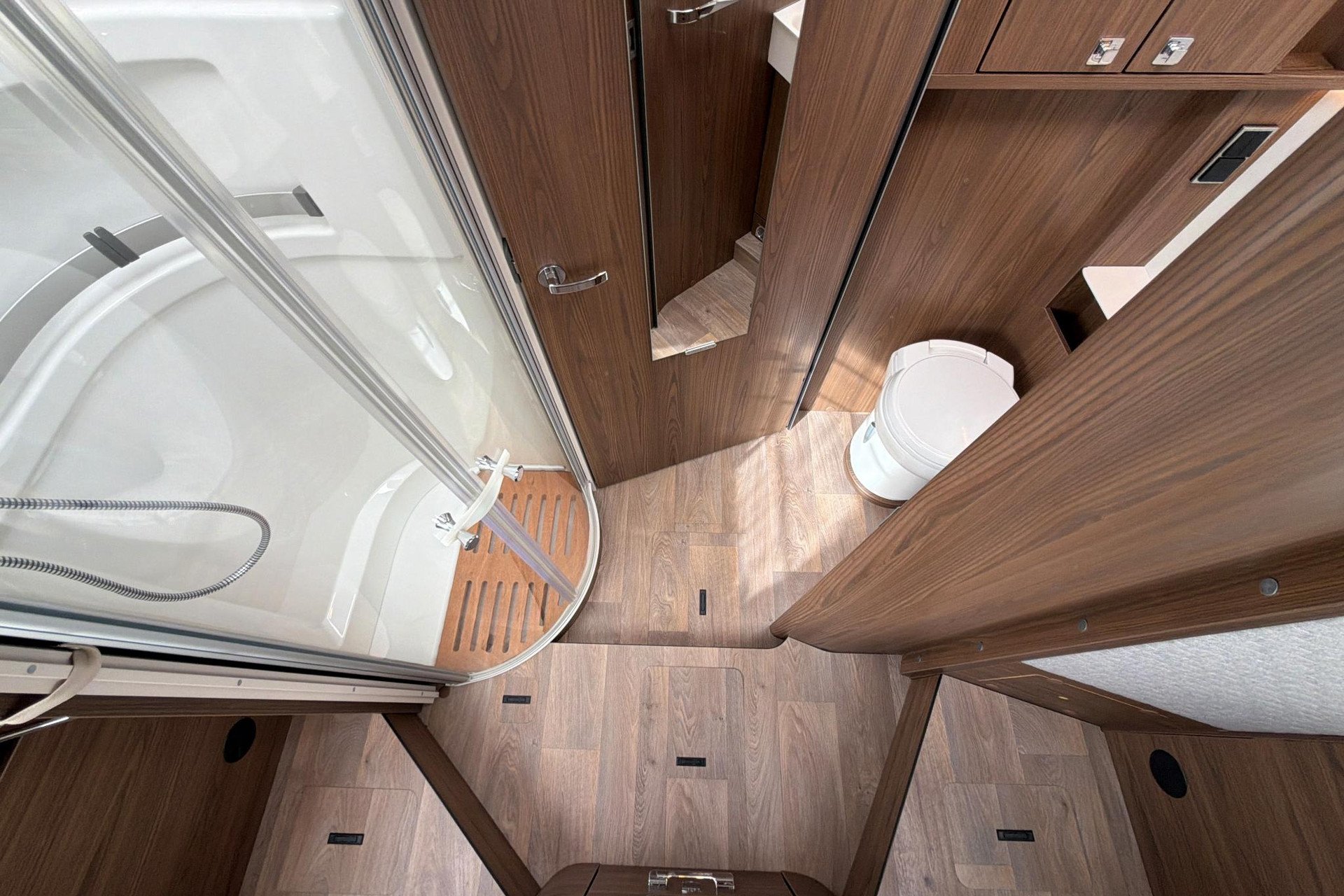 Hymer BML-I 790 | Levelsysteem | Queensbed | Airco | Hefbed