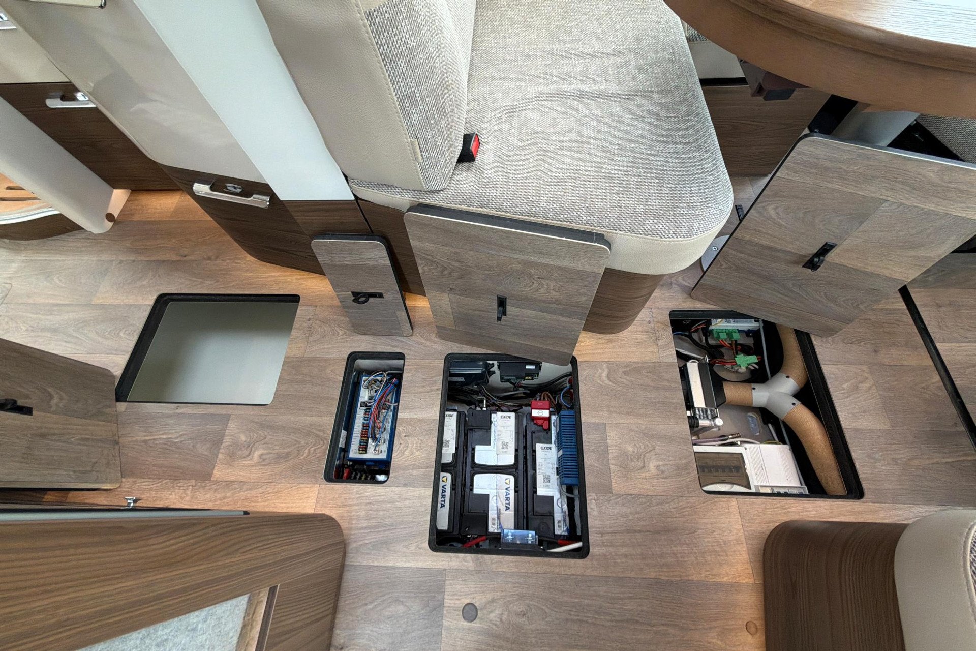 Hymer BML-I 790 | Levelsysteem | Queensbed | Airco | Hefbed