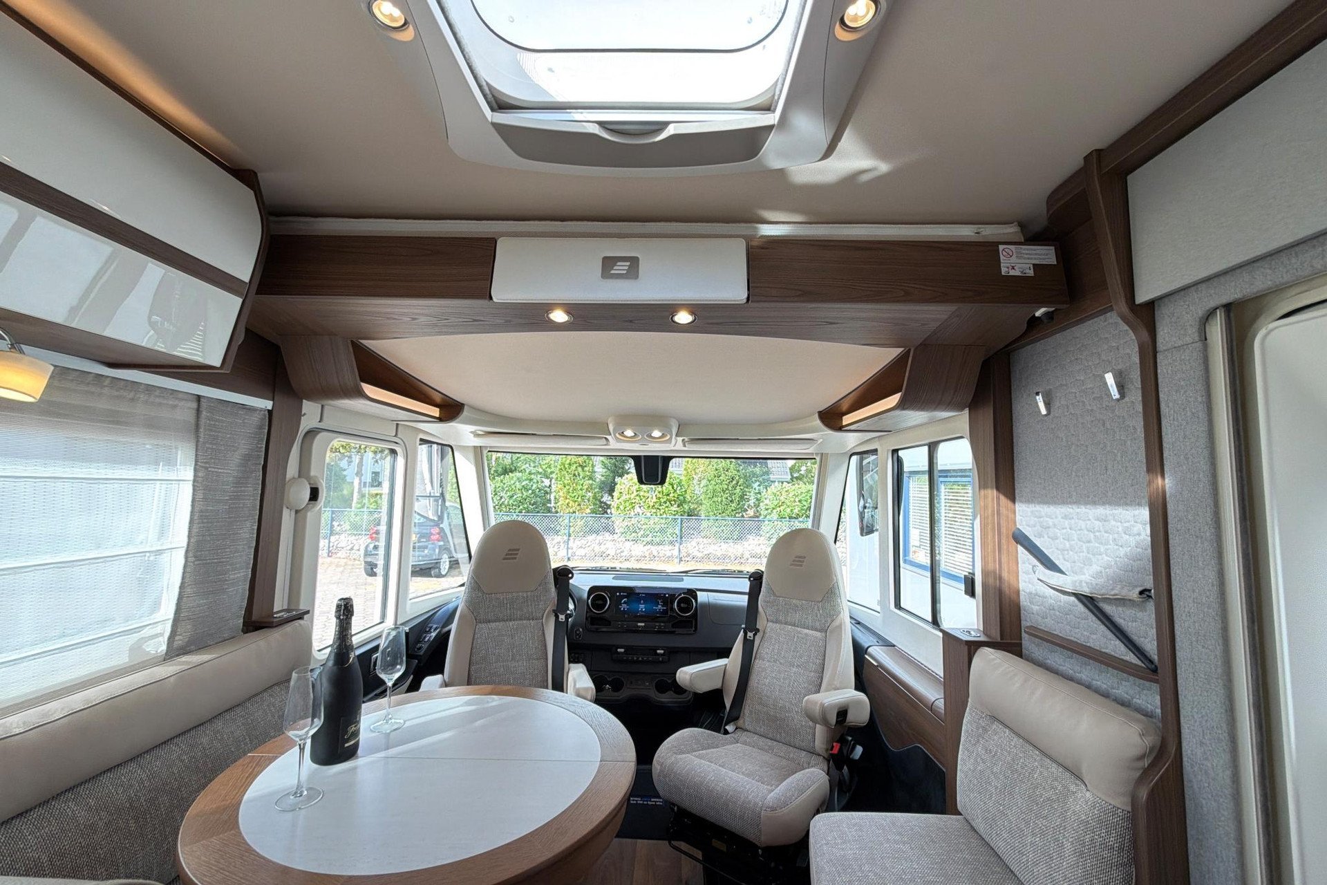 Hymer BML-I 790 | Levelsysteem | Queensbed | Airco | Hefbed