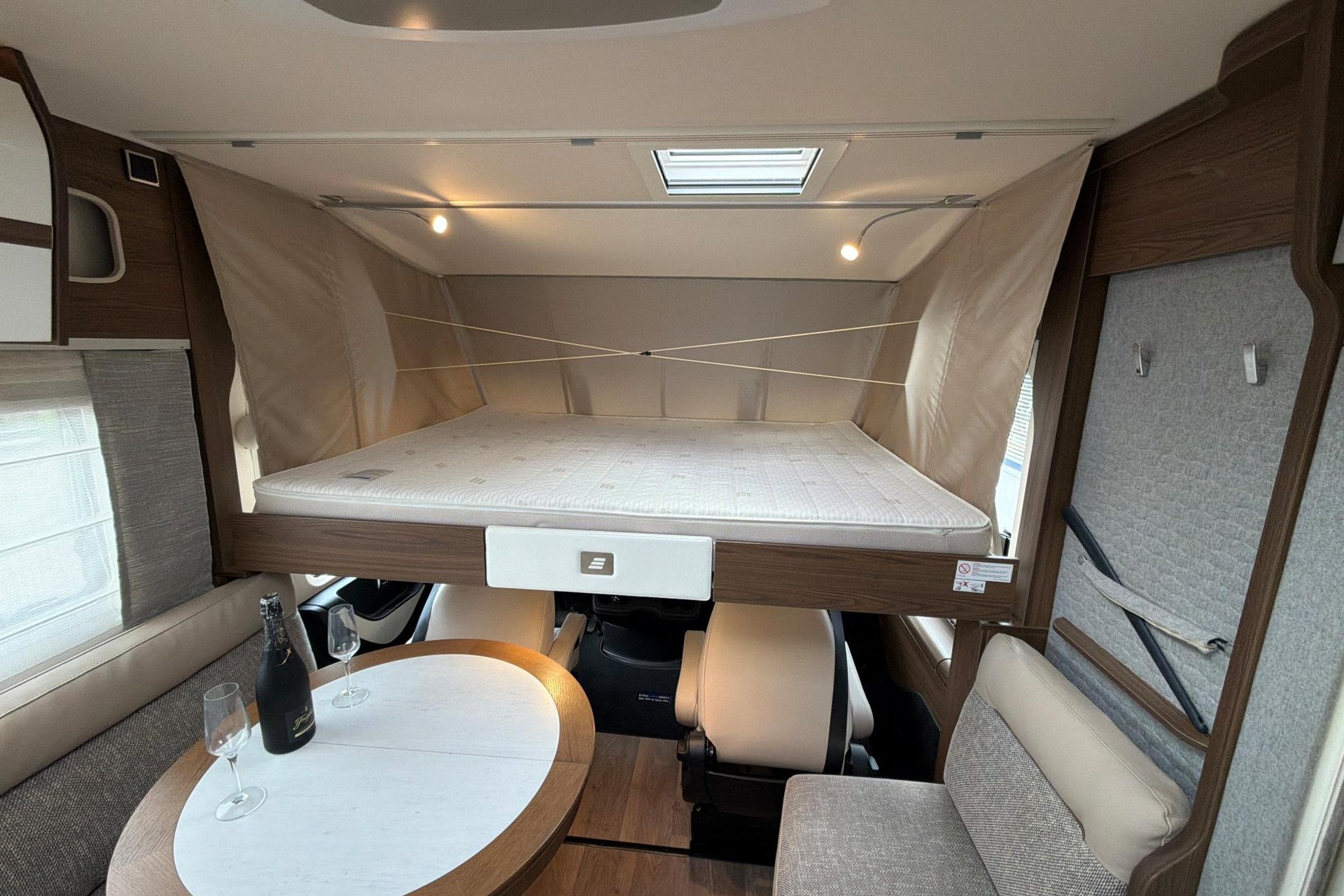 Hymer BML-I 790 | Levelsysteem | Queensbed | Airco | Hefbed