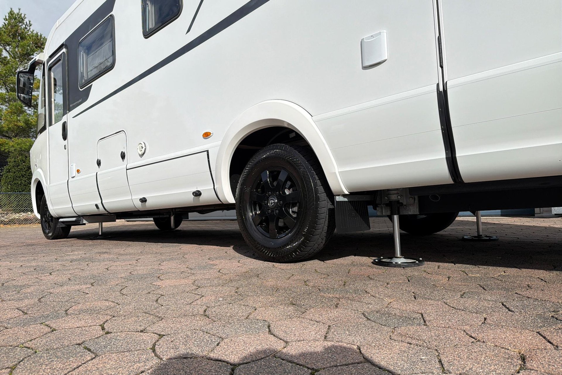 Hymer BML-I 790 | Levelsysteem | Queensbed | Airco | Hefbed