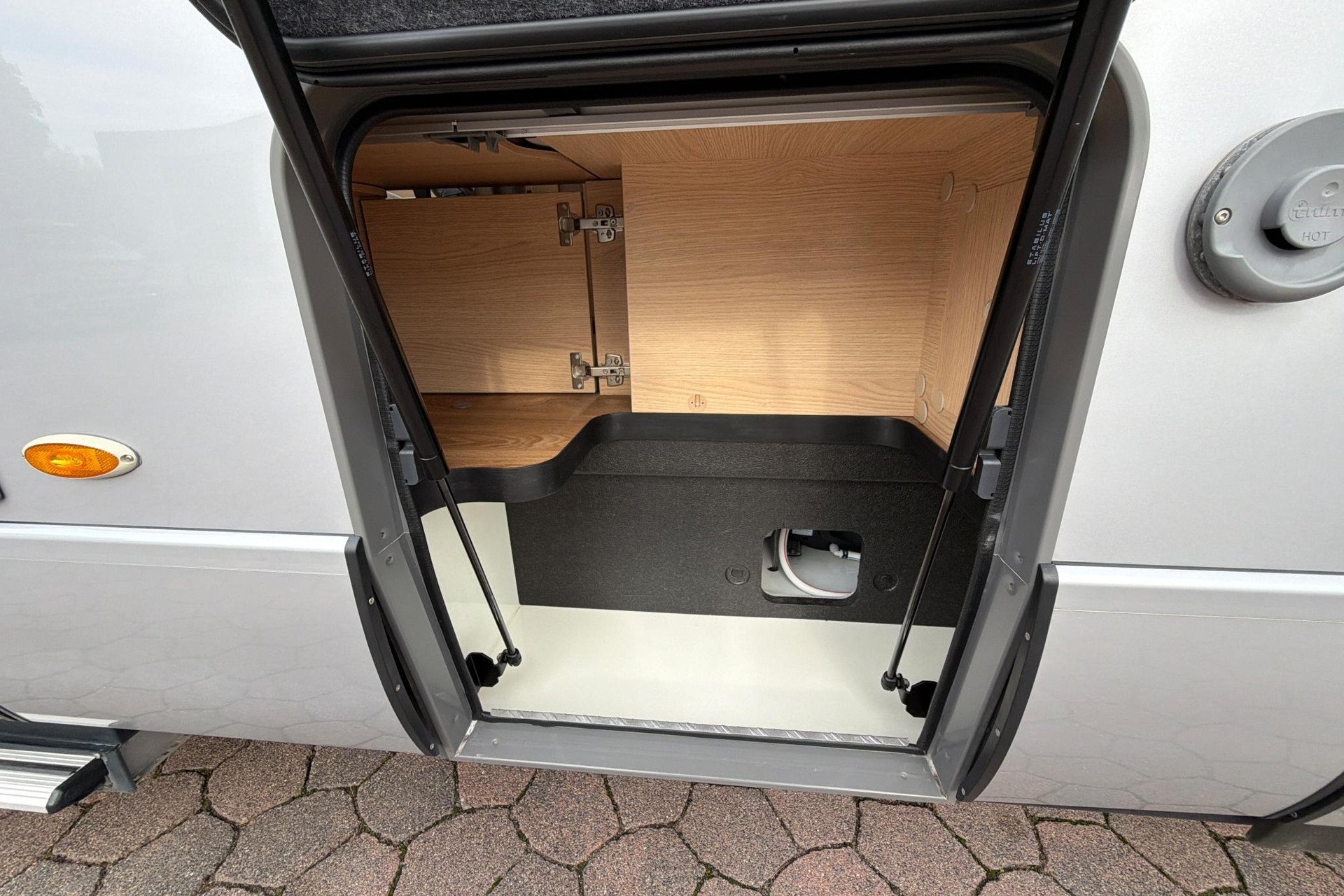 Hymer BMC-I 580 | Premium | Lithium | Grand Oak | Hefbed