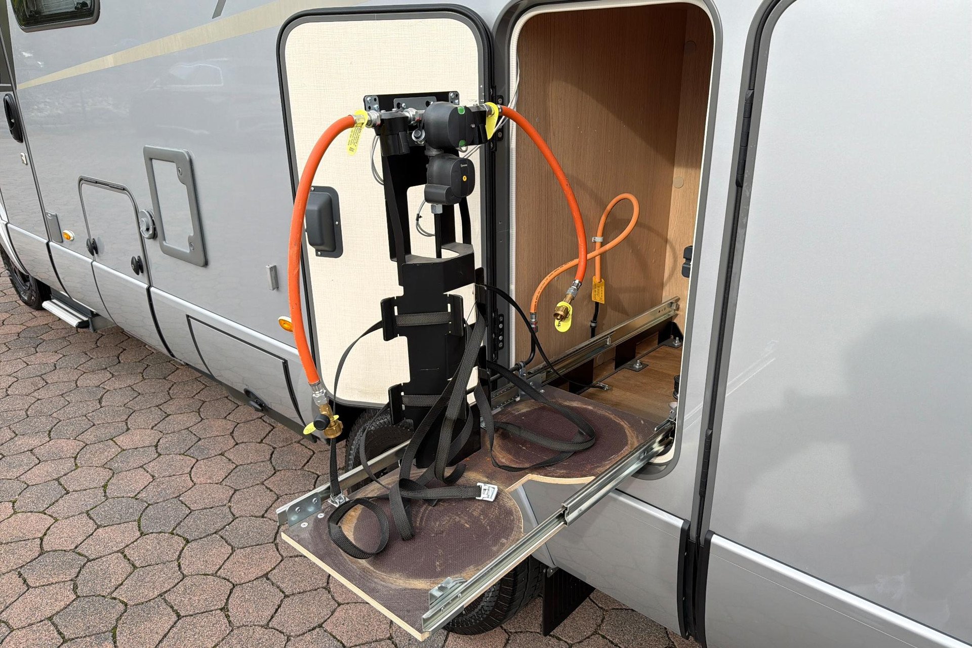 Hymer BMC-I 580 | Premium | Lithium | Grand Oak | Hefbed