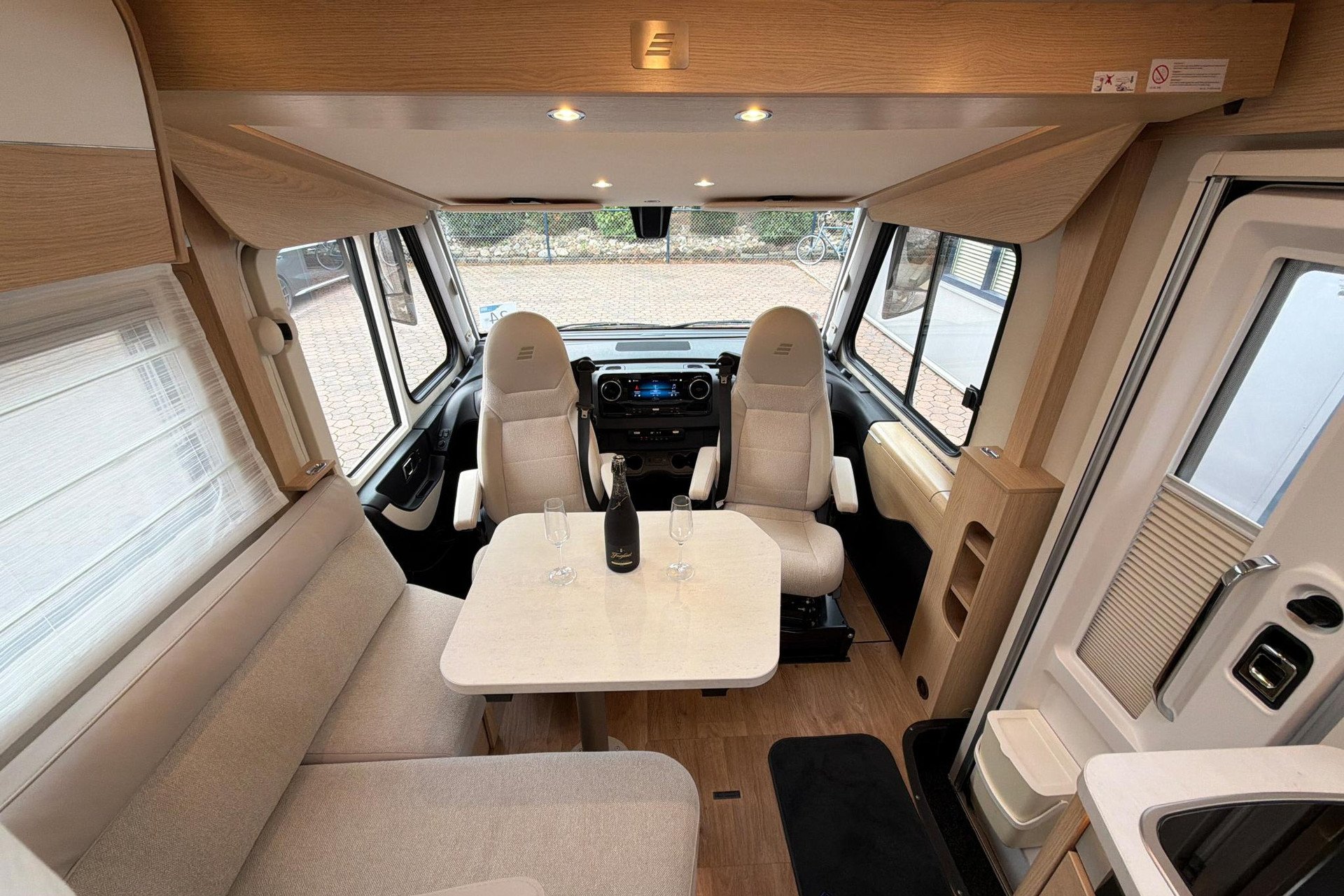 Hymer BMC-I 580 | Premium | Lithium | Grand Oak | Hefbed