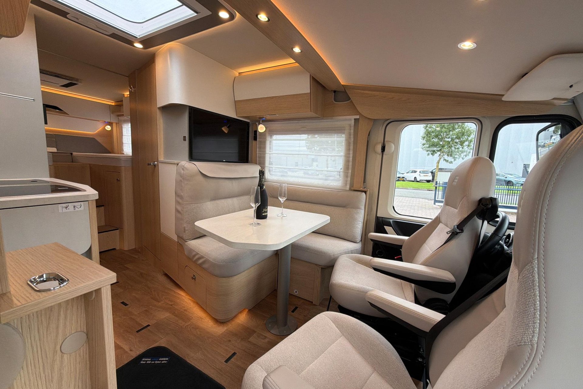 Hymer BMC-I 580 | Premium | Lithium | Grand Oak | Hefbed
